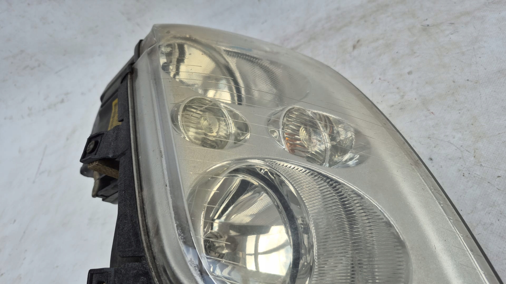 VW TOURAN and 03-06 light left front front