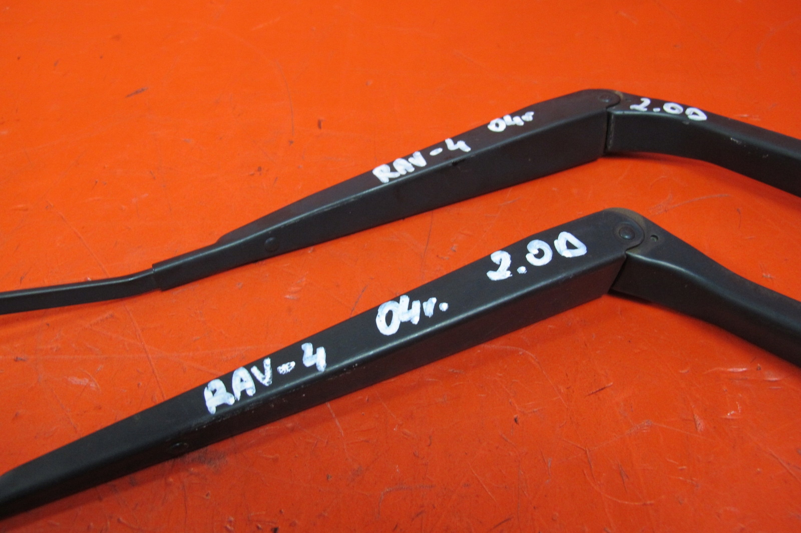 TOYOTA RAV4 II wiper arm right left front front EUROPA KOMPLET
