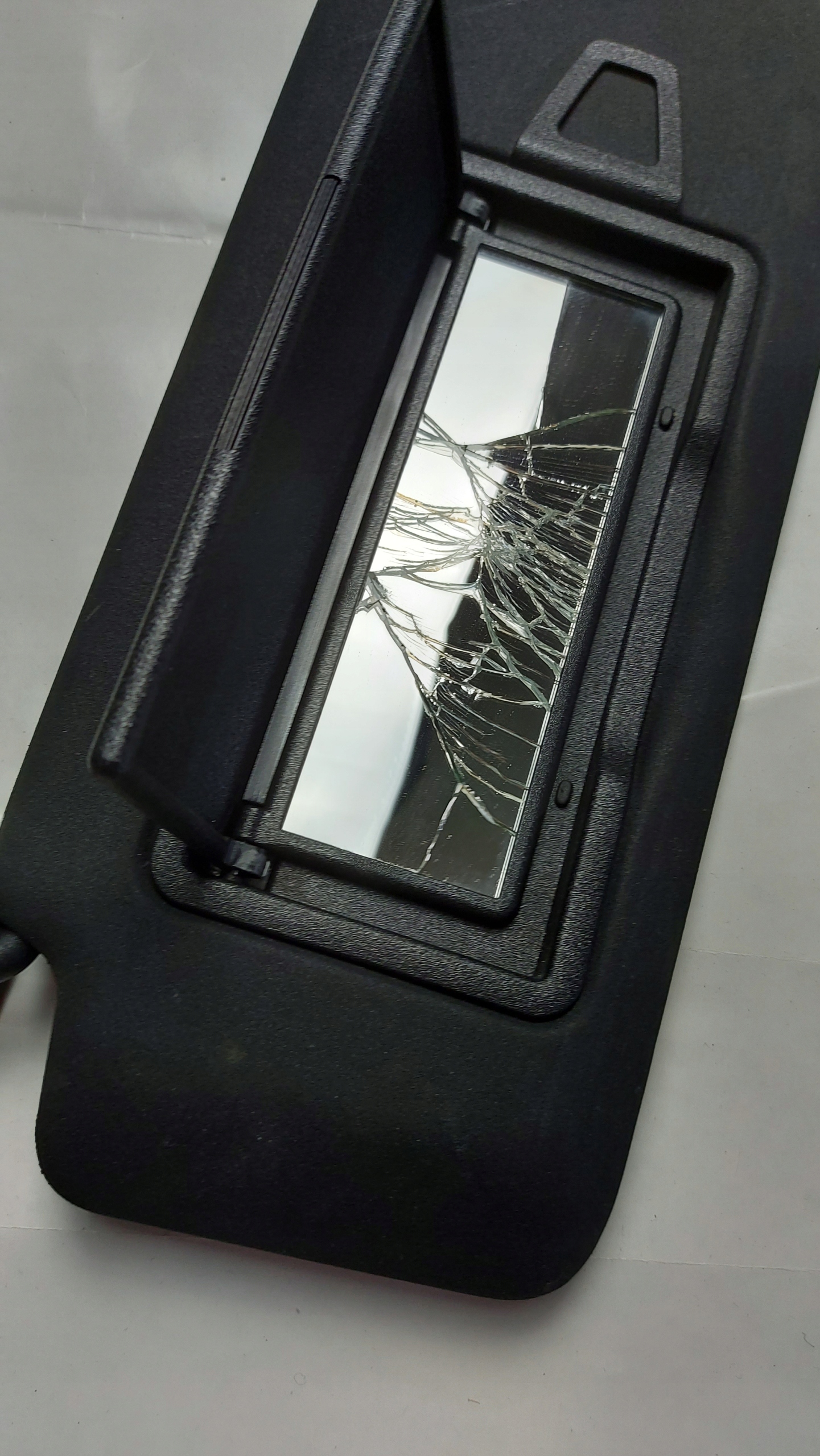 cover PRZECIWSLONECZNA visor left MERCEDES E W207 COUPE OE EU black,