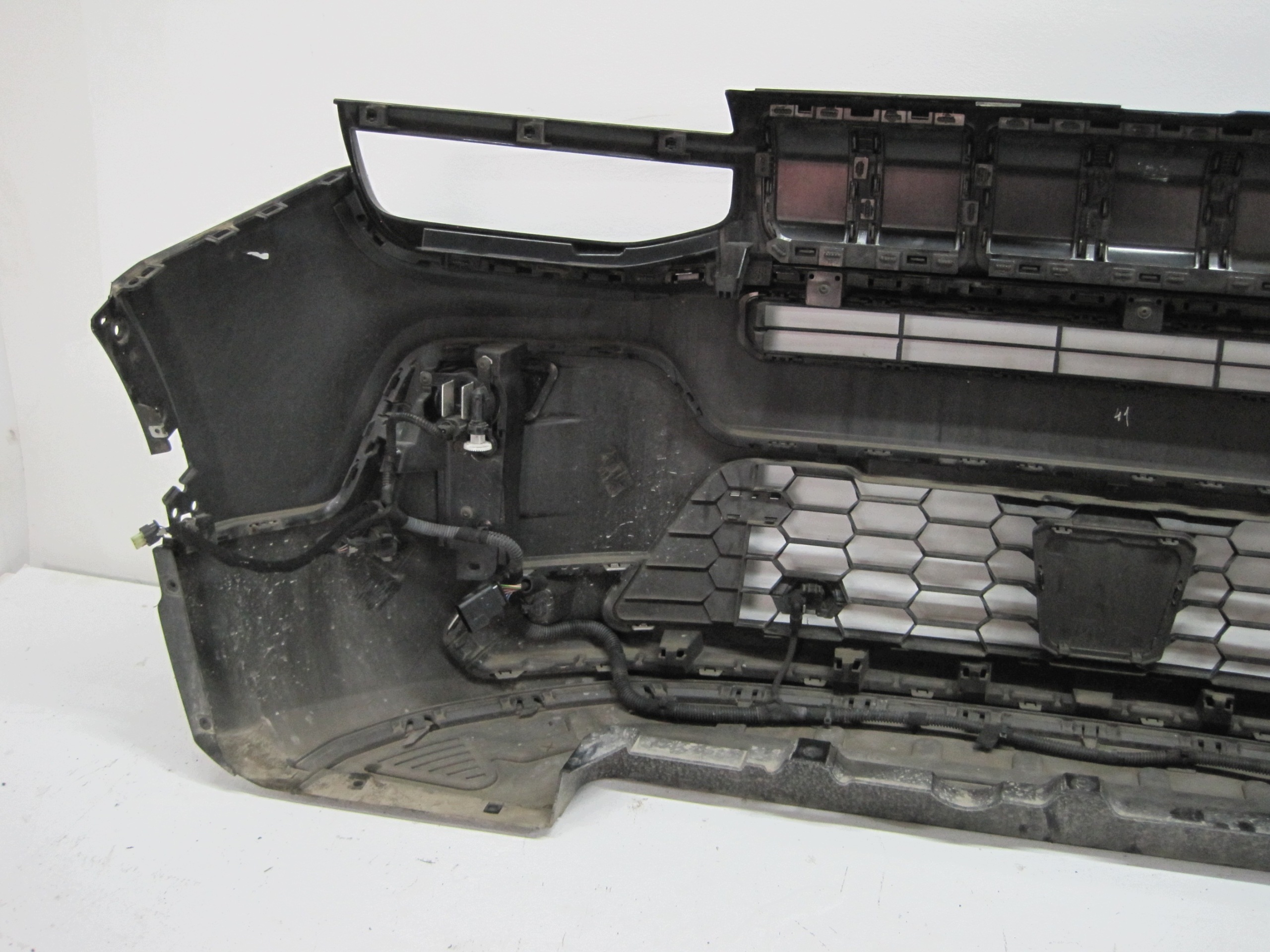Frontstoßstange JEEP AVENGER 4 PDC vorne