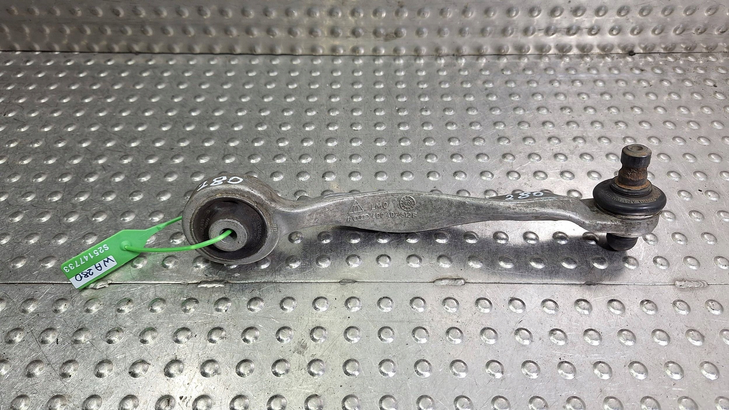 arm right front upper OE 4D0407512F AUDI A4 B6 A6 C5 PASSAT B5 SUPERB and