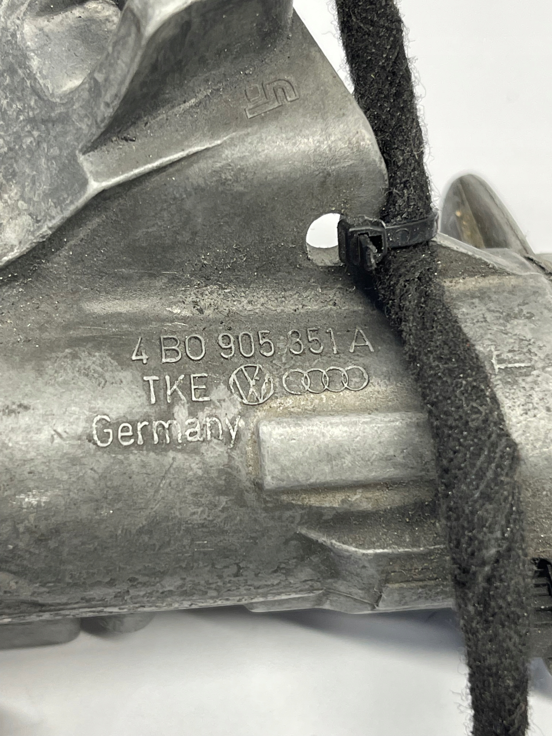 ignition key Skoda WV OE 4B0905351A