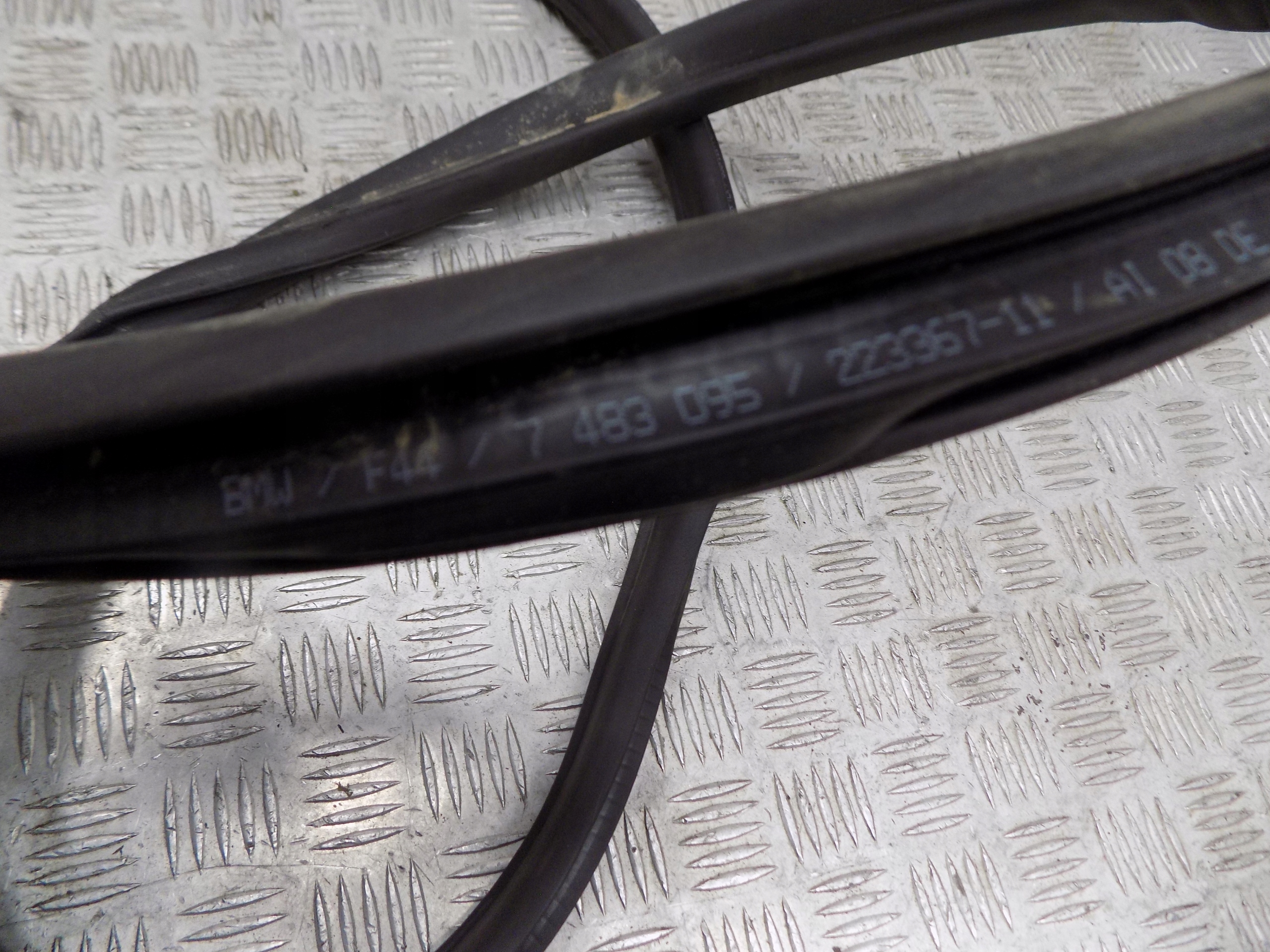 BMW F44 GASKET DOOR FRONT 7483095