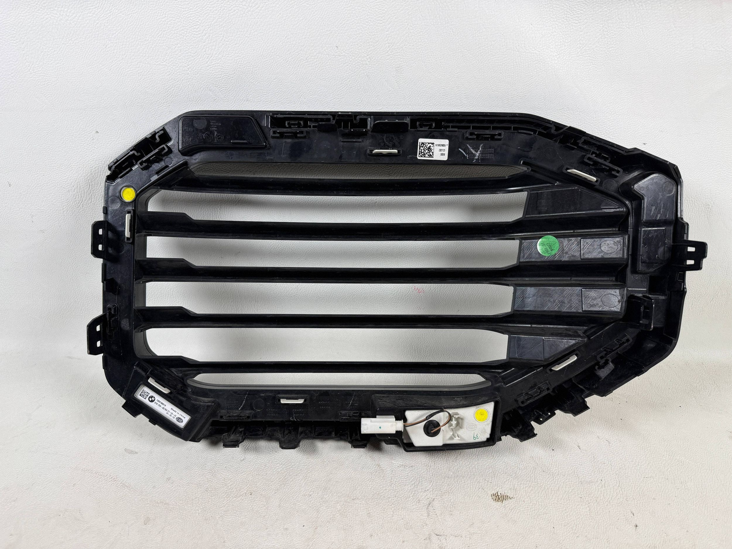 Bmw XM 22- kidney grille grid right front front LED
