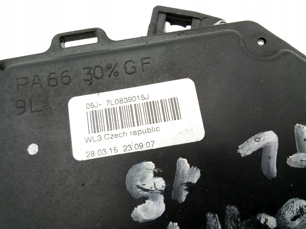 VW Golf V 5 plus + lock left rear part rear 7L0839015J