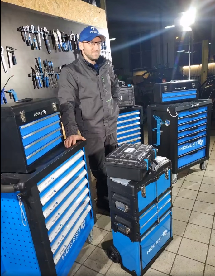 HOGERT HT7G049 WOZEK NARZEDZIOWY SZAFKA 7 SZUFLAD Accessories Included No