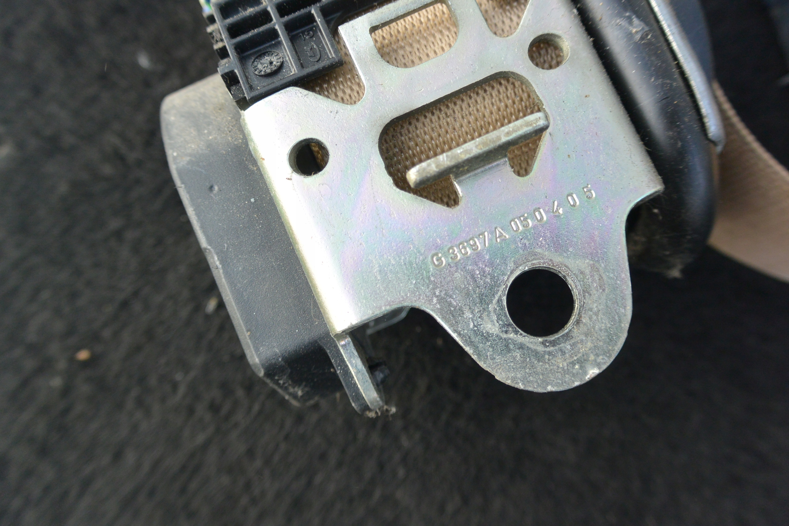 tension belt safety right front without MERCEDES W219