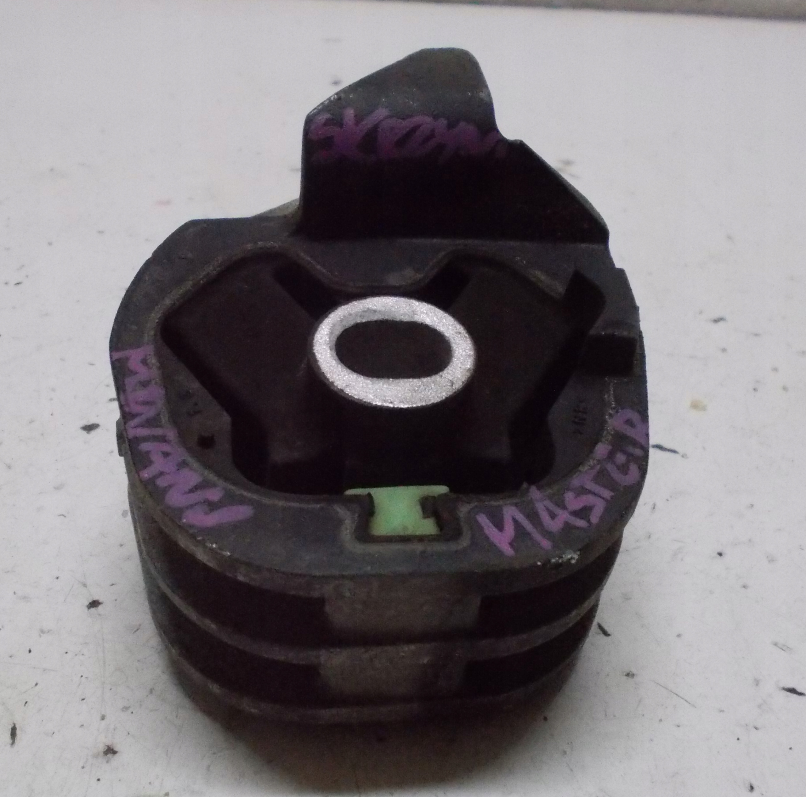 RENAULT MASTER III LIFT gearbox mount 8200675064