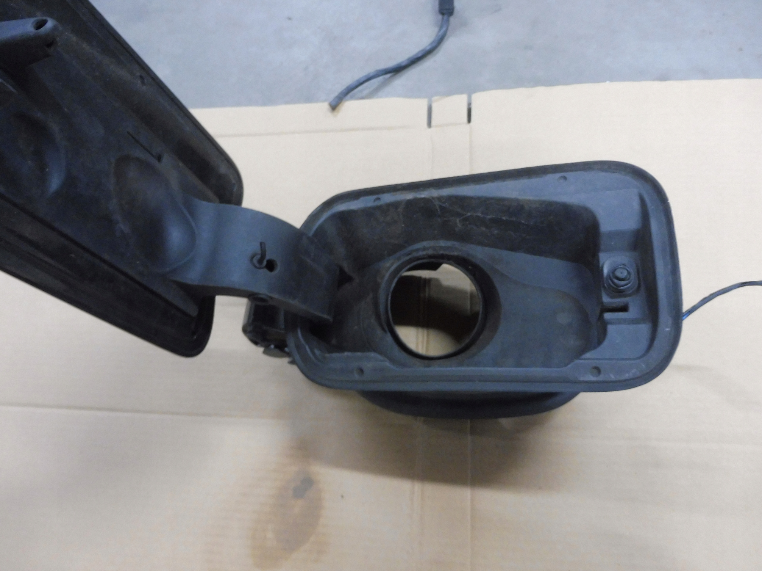 Bmw F30 F31 klapka wlewu paliwa 7238100 Numer katalogowy części 7238100