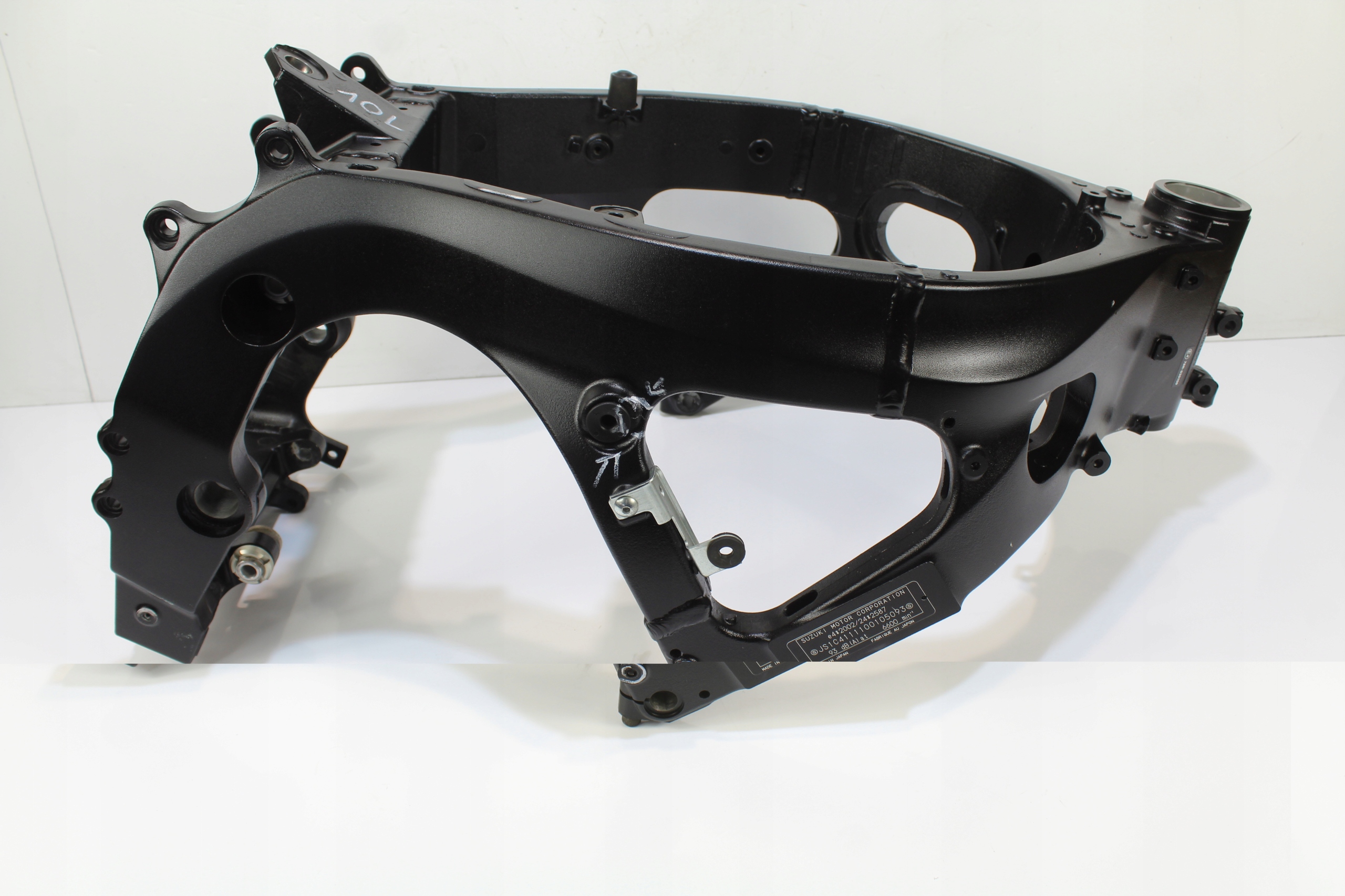 7654324324235565472121 - SUZUKI GSX-R 750 600 L1-L8 рама + документи 2017