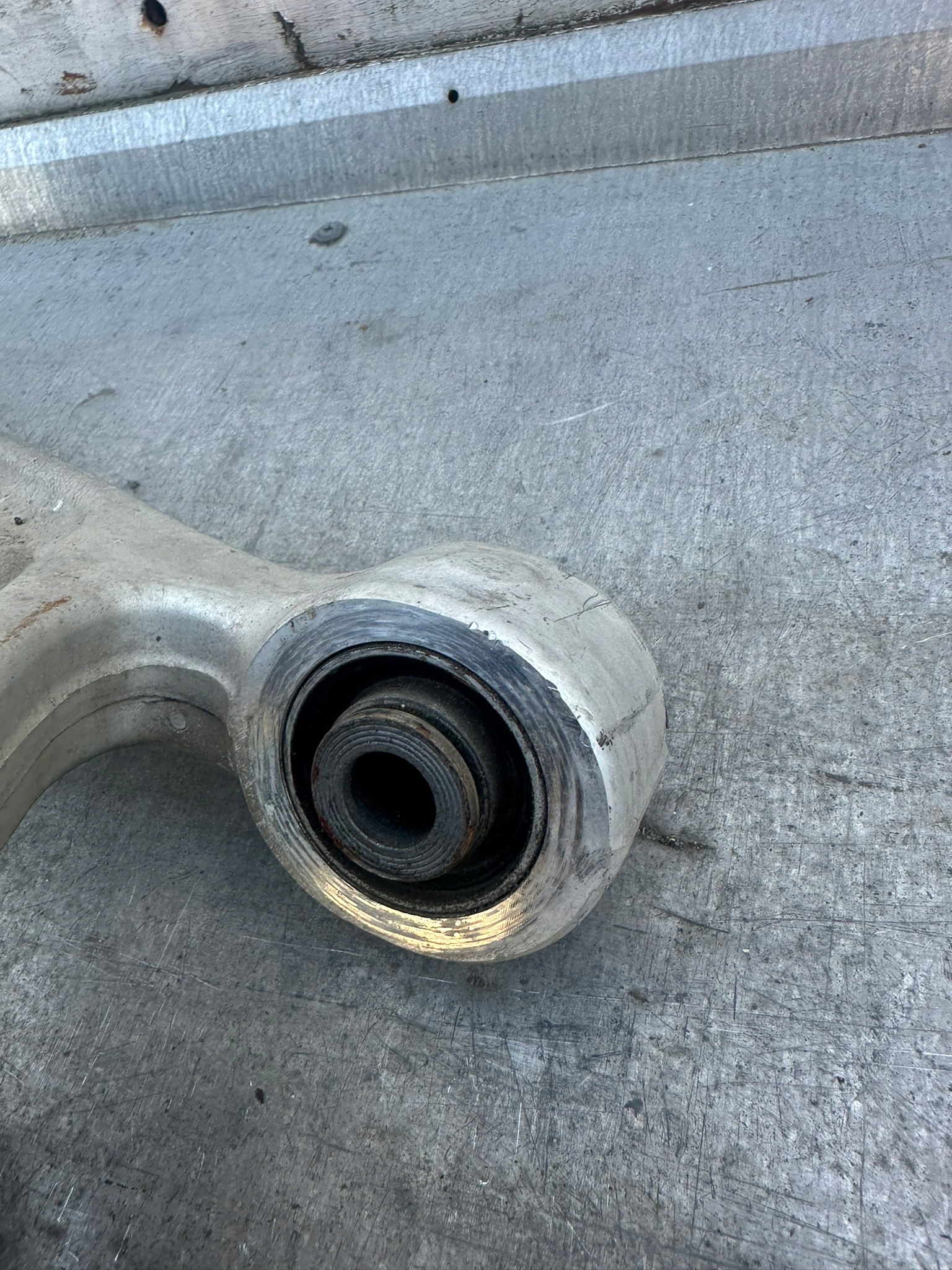 RENAULT MEGANE 5 V E-TECH arm left