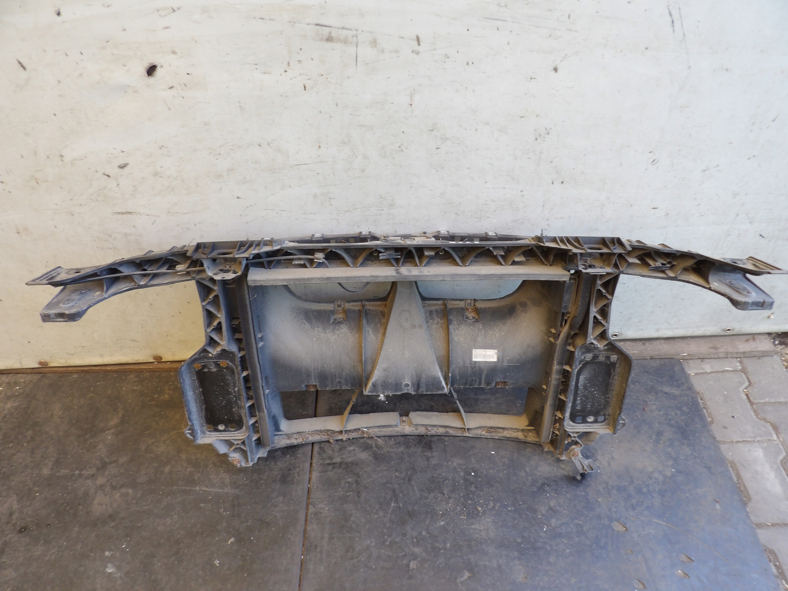 BMW 120D E87 pillar iron support panel for radiators