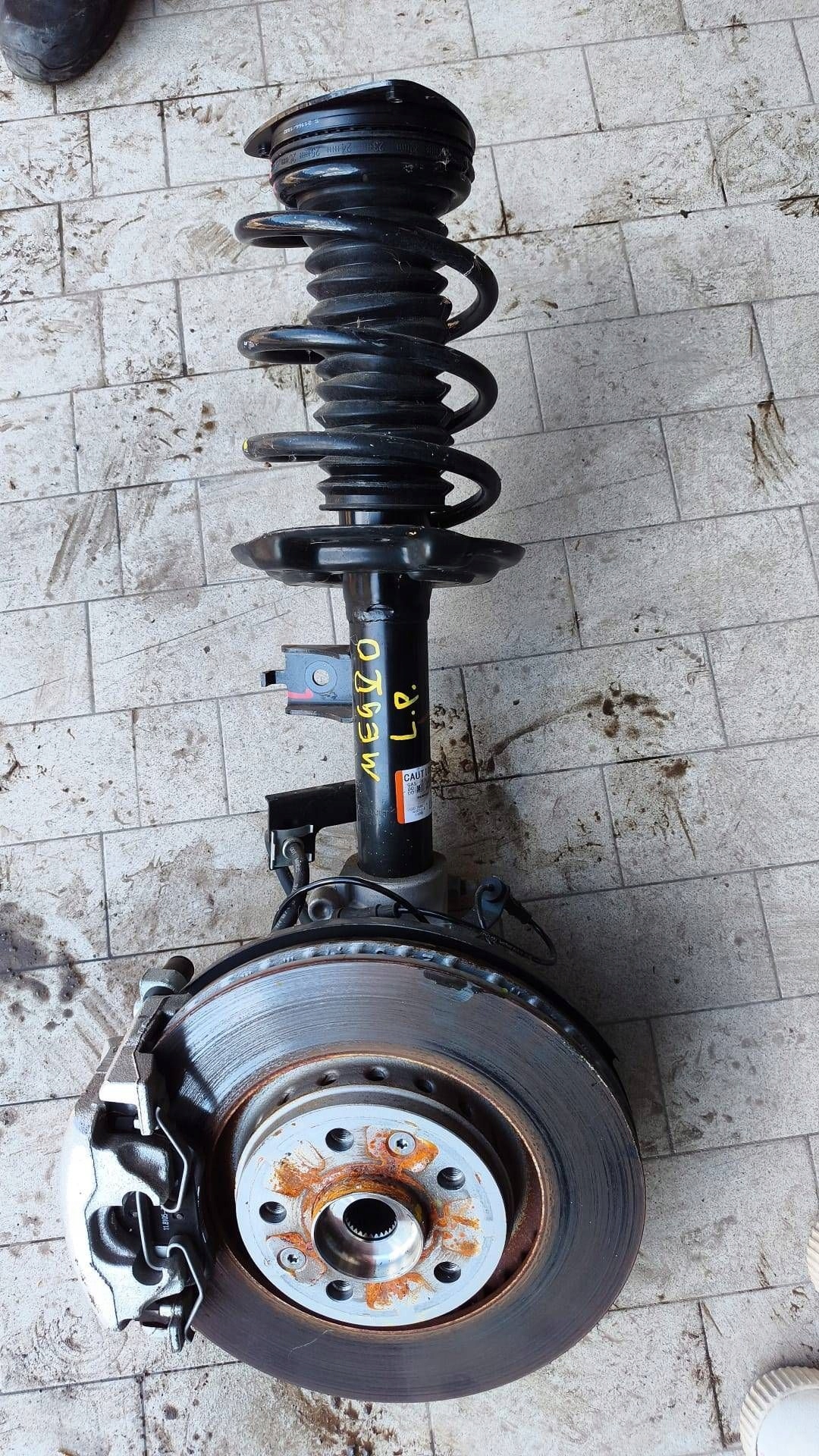 McPherson swing AMOR front side left Renault Megane E-Tech 543037546R
