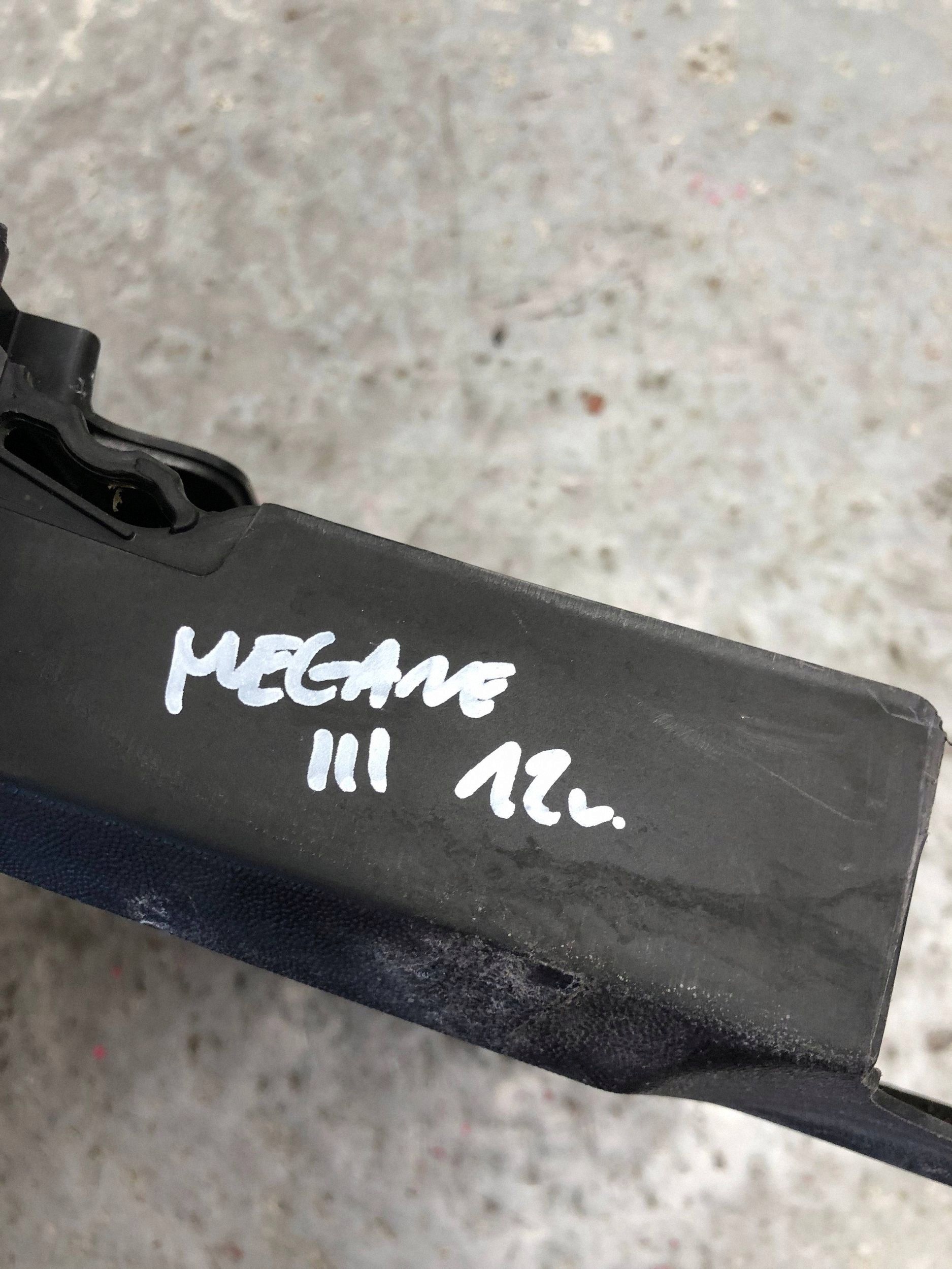 Abdeckung OBUDOWY AKUMULATORA RENAULT MEGANE III 237060001R
