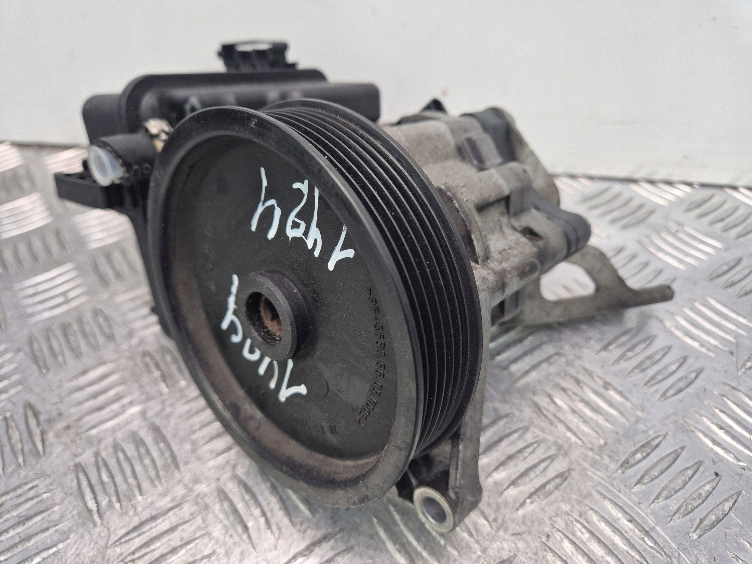 Mercedes C250 CDI S204 servo pump 7693900509