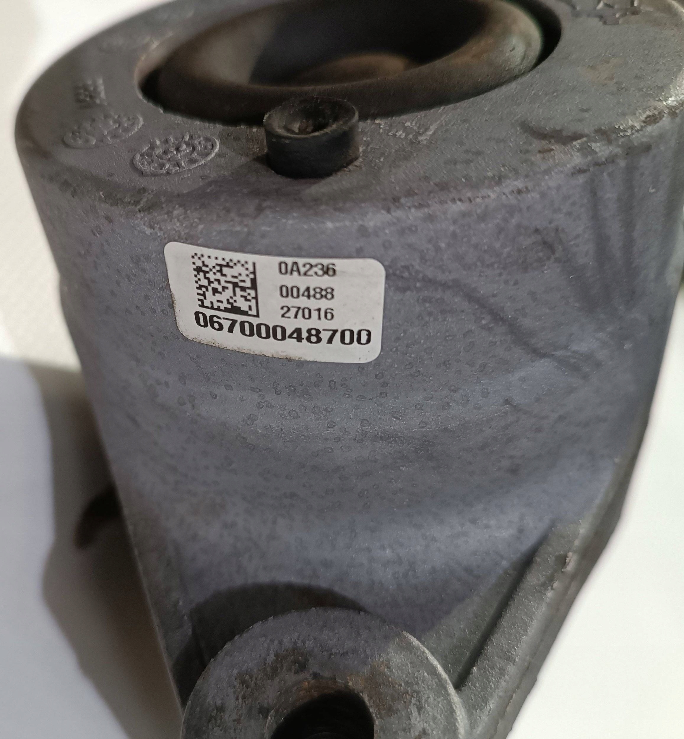 engine mount airbag left Maserati Ghibli (M157) 3.0 2013