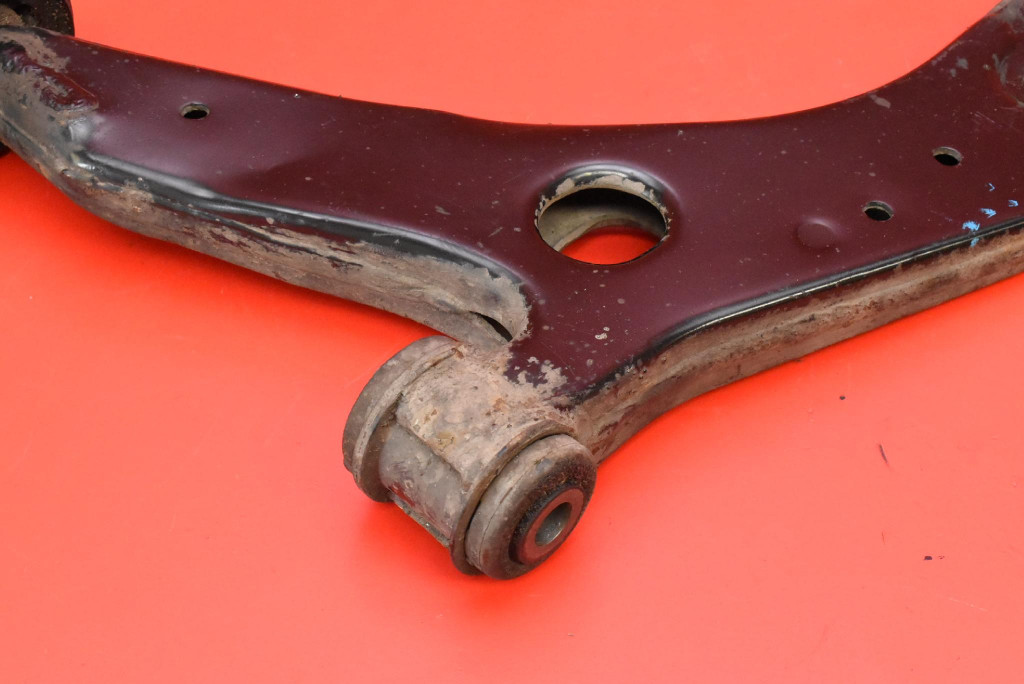 arm left front lower VOLVO V40 2 II 2.0 D4 190 KM 12-16