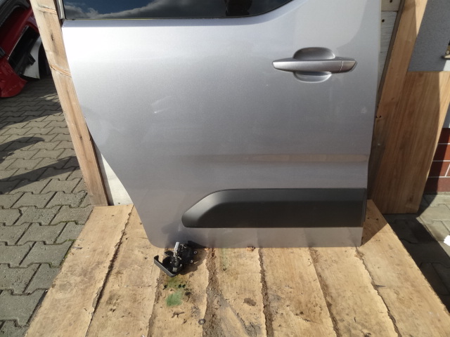 OPEL COMBO E XL 2019 DRZWI TYLNE PRAWE PRZESUWNE Producent części Opel OE