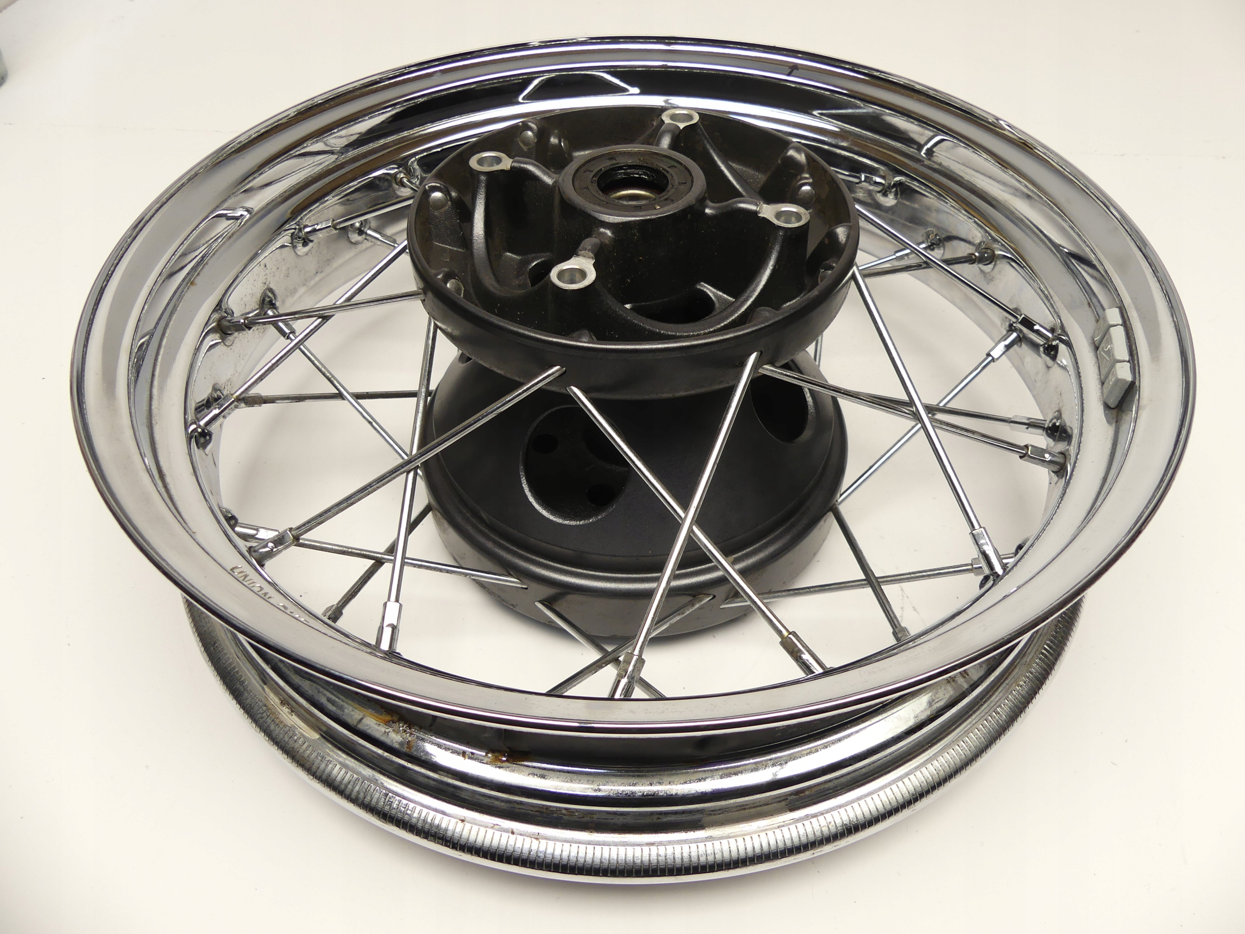 FELGA TYŁ TYLNA SZPRYCHY TRIUMPH BONNEVILLE BOBBER Producent felg Triumph