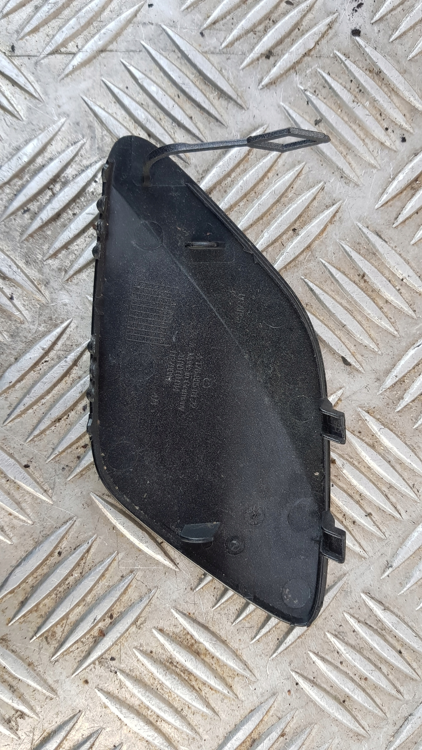 MERCEDES W176 towing hook cap front a1768850122