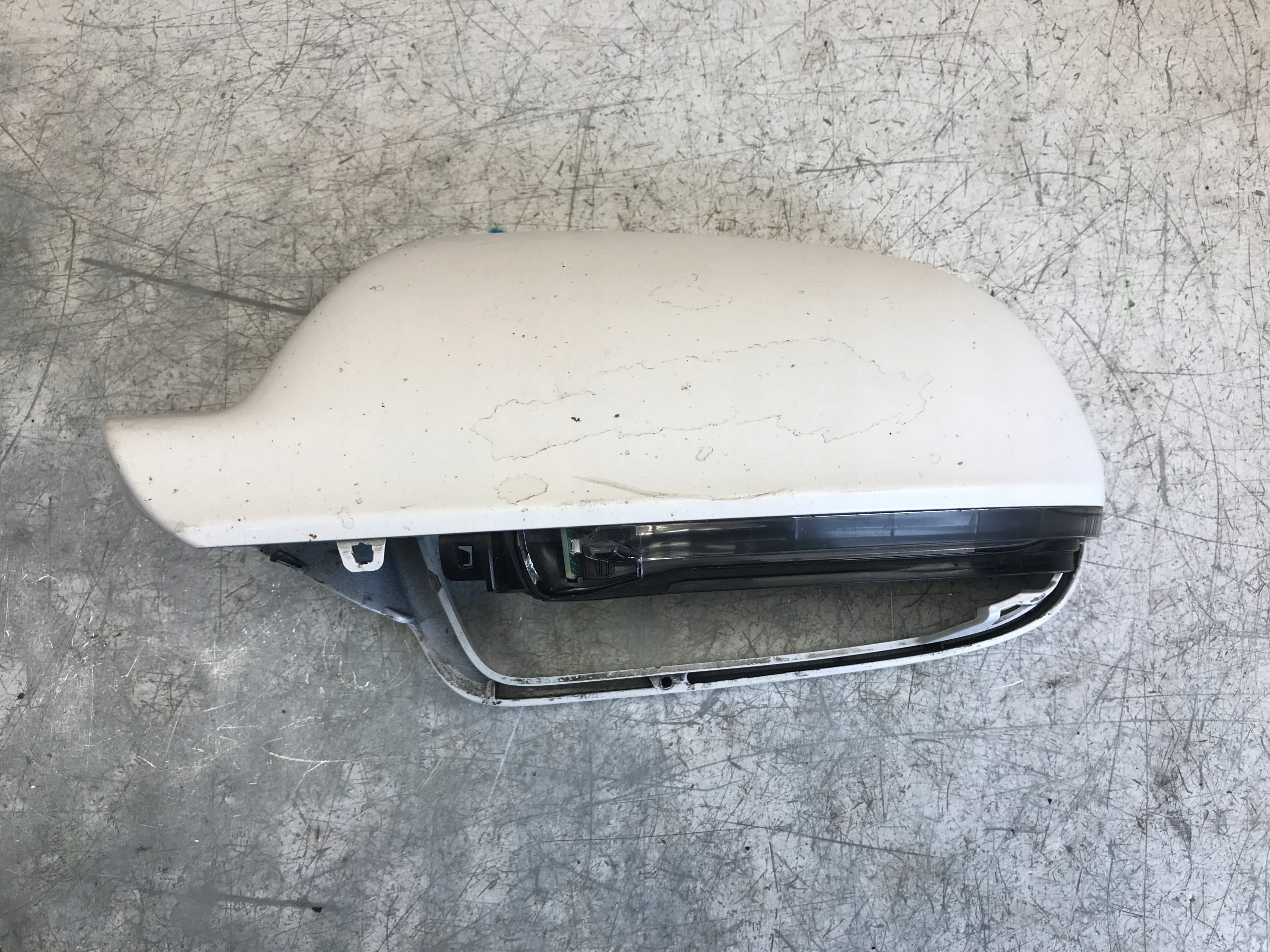 cover mirrors left of left AUDI A4 B8 LIFT LY9C