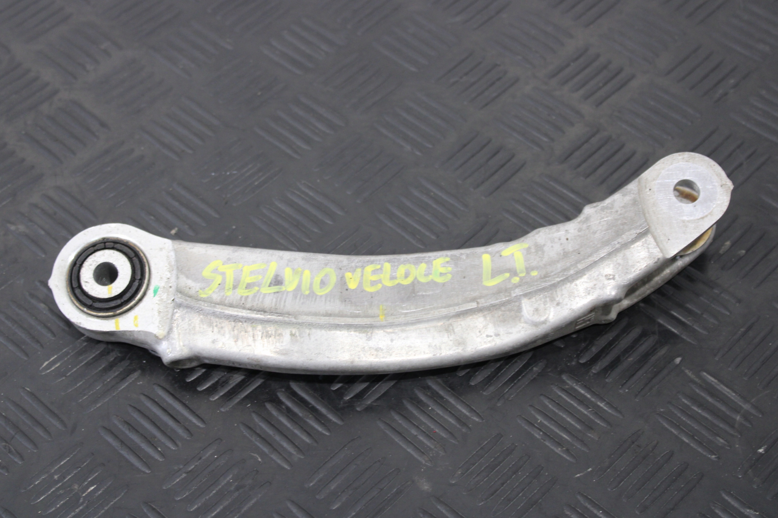 Querlenker links heck STELVIO VELOCE