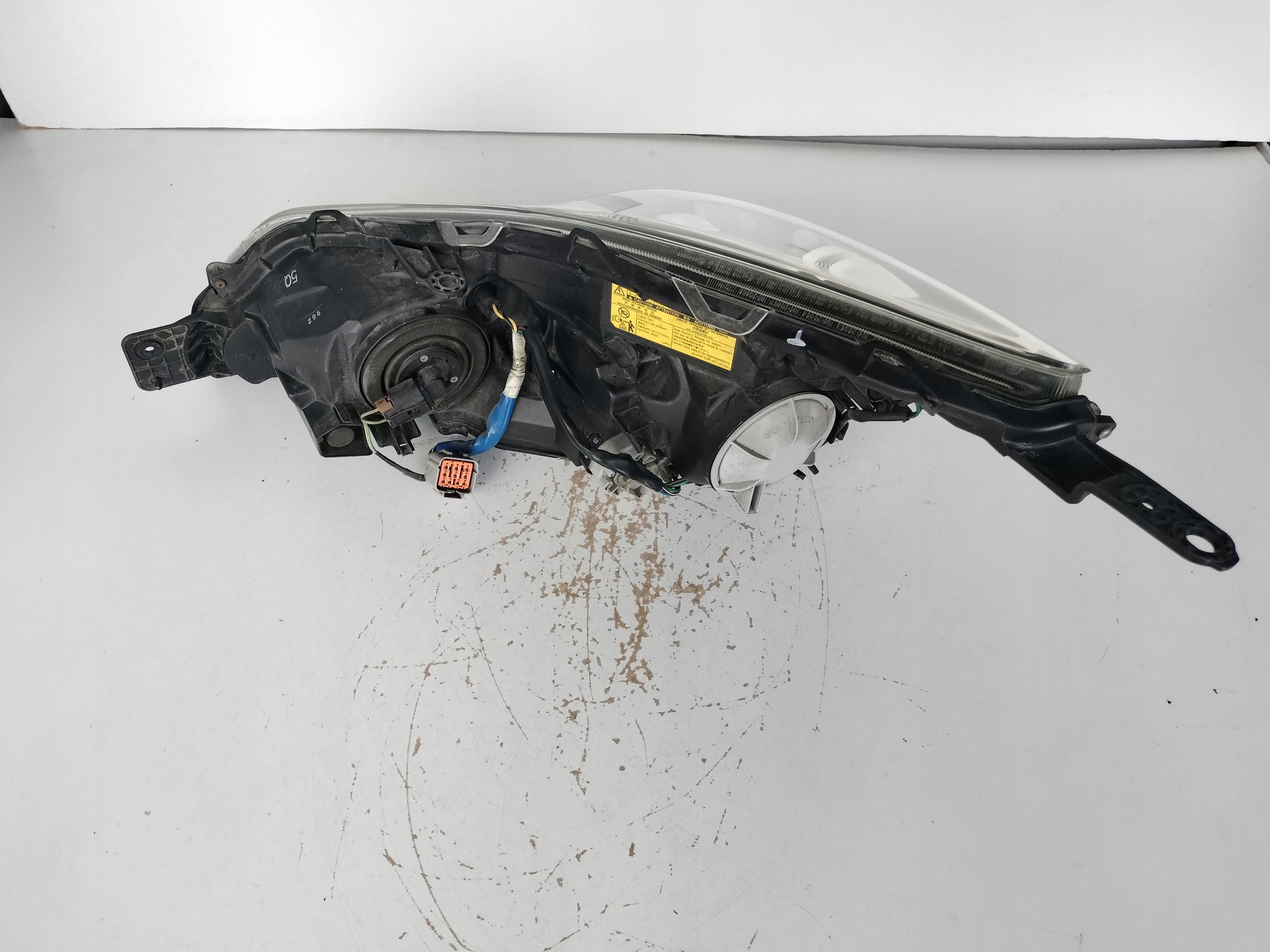 light right REFLEKTOR SUBARU LEGACY OUTBACK 09- XENON black