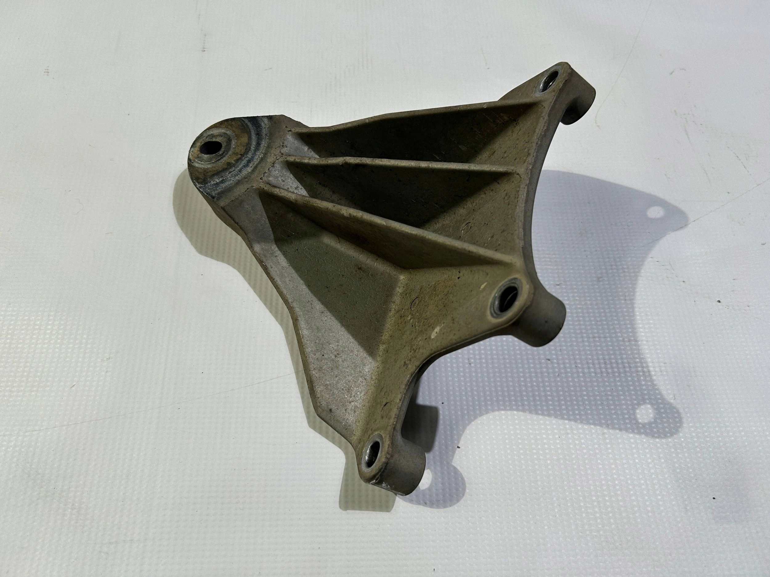 Console Support Support plaque Moteur Droit Droit Ford Mustang V 4.6 2010