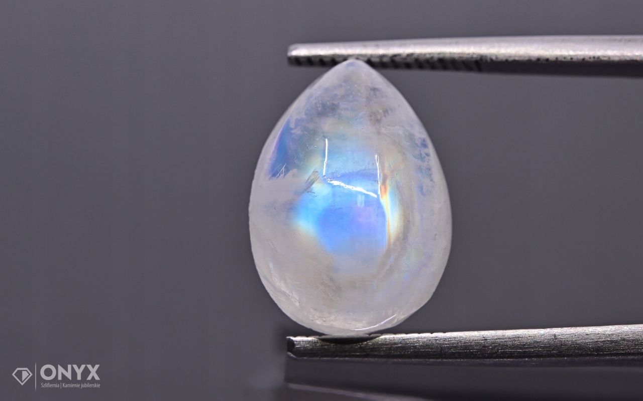 Měsíční kámen kabošon slza 14x10 mm