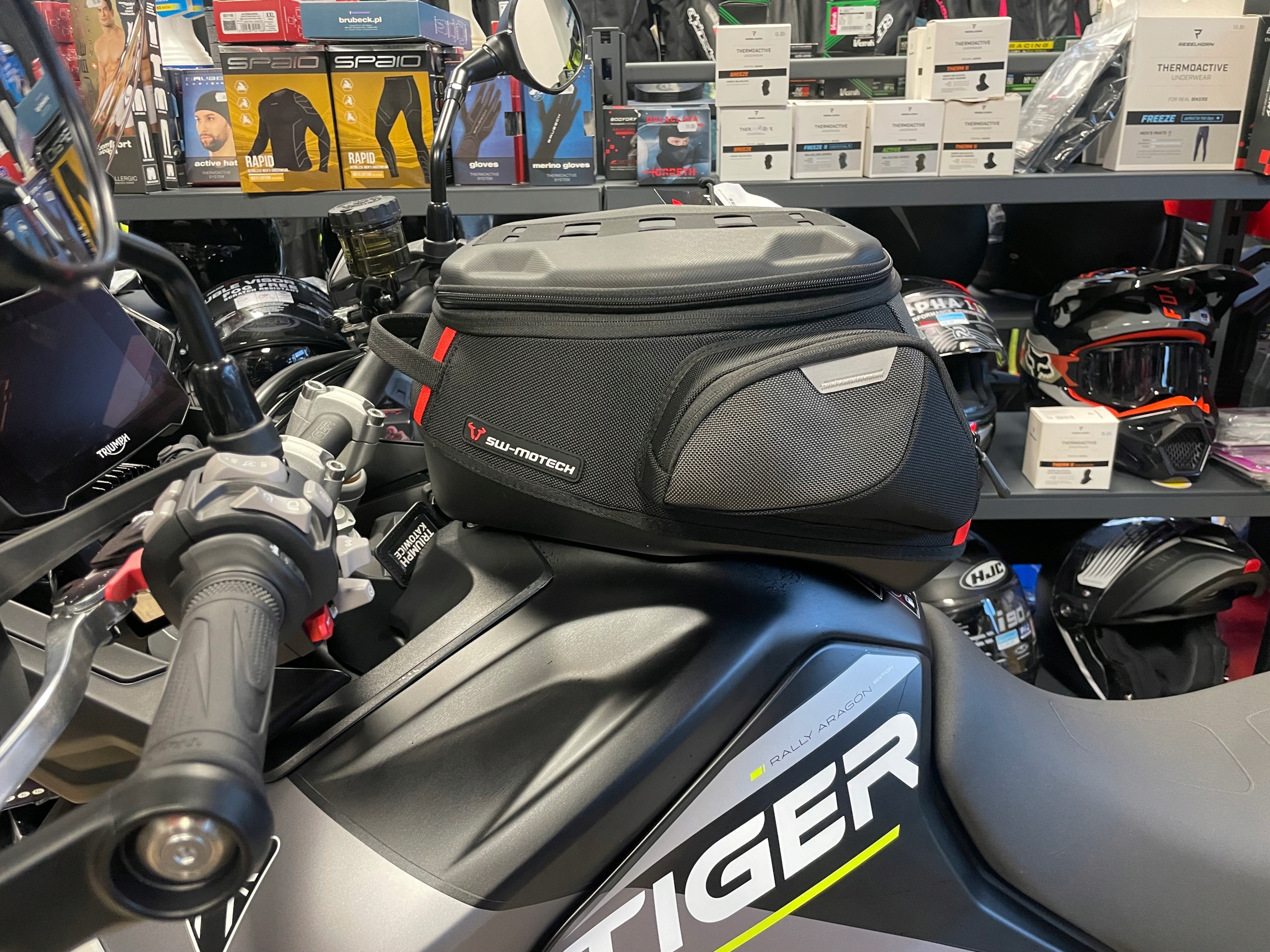 Torba na bak SW-Motech Pro City 11-14 l z materiału 1680D