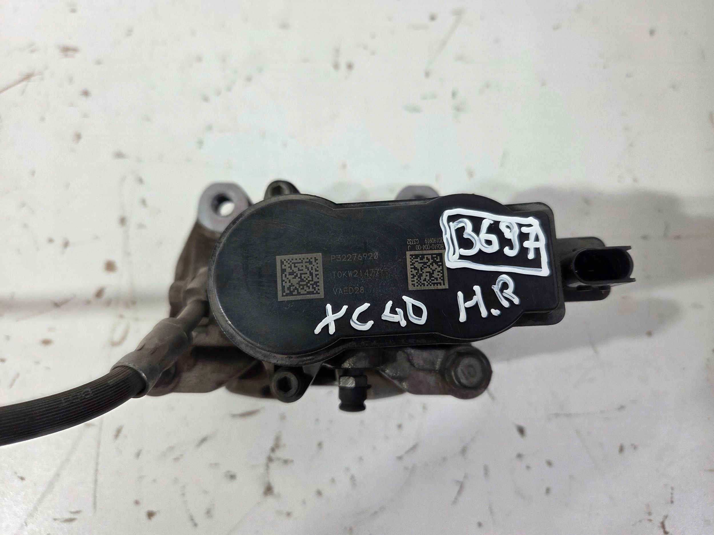 Volvo XC40 caliper brake rear right 31471185 (B697)