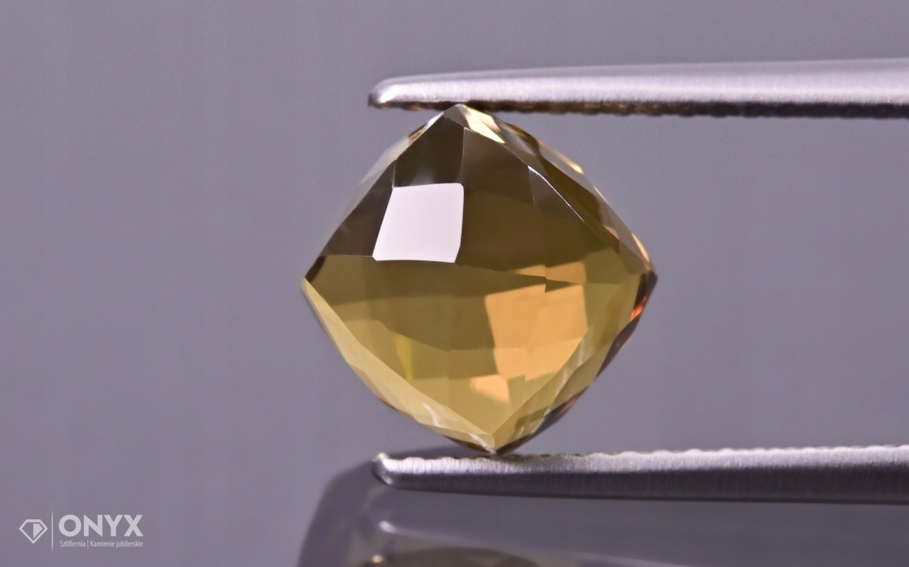 Medový křemen fazetovaný krychle 8x8 mm