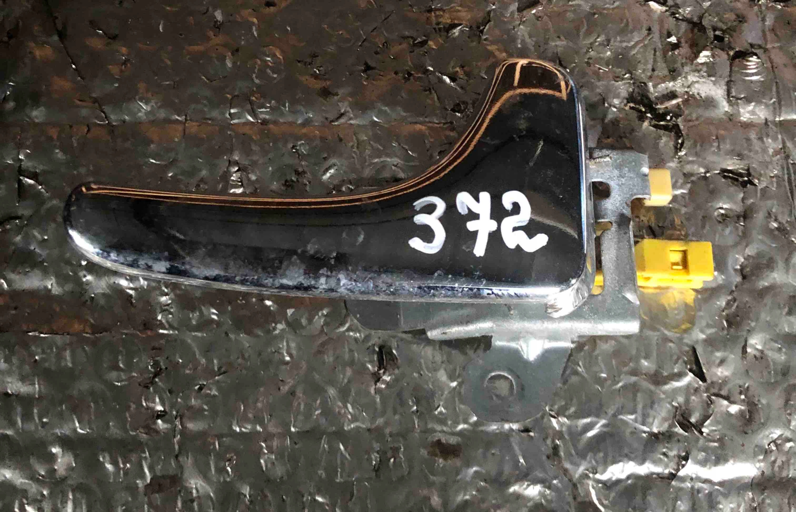 ручка двери внутренняя volvo V40 S40 и 30854852RH 30854851LH