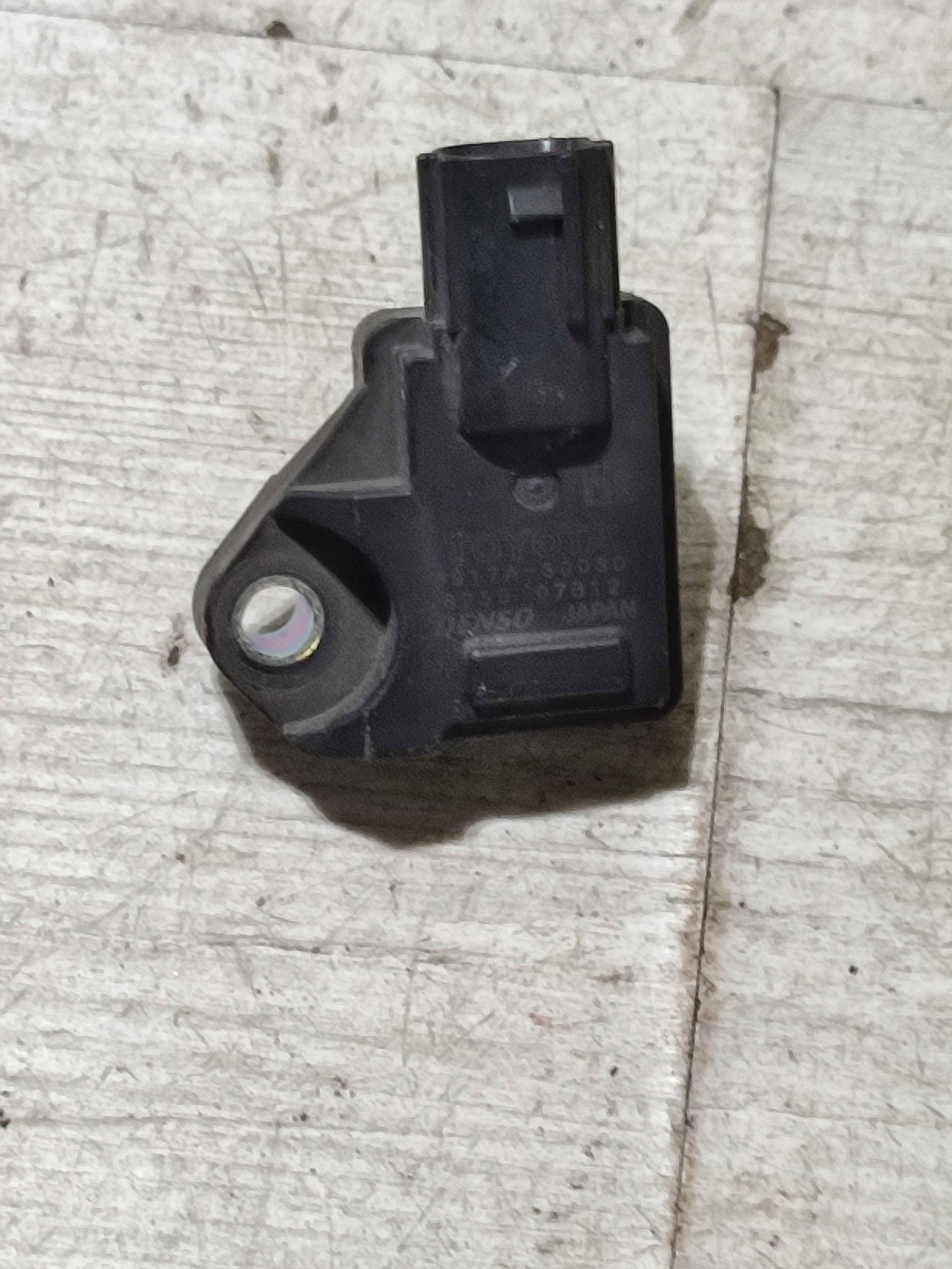 Lexus RC 2019 Crashsensor Drucksensor Airbag