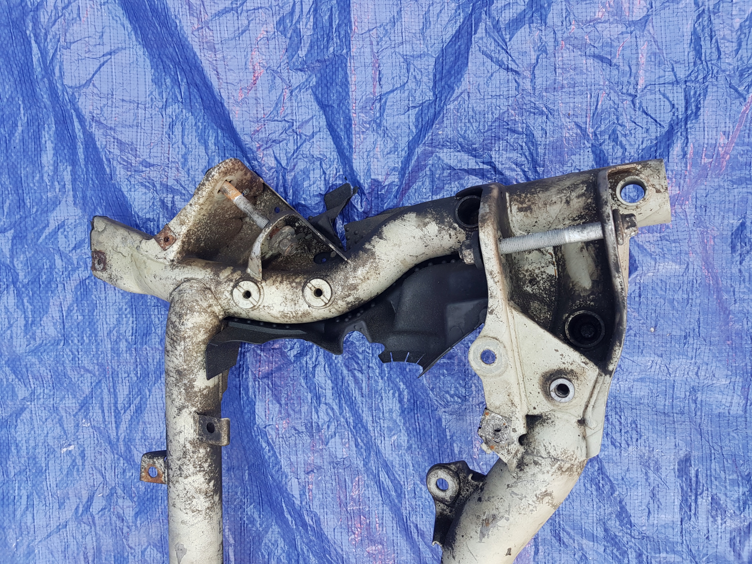 axle beam front of the engine MERCEDES W212 LIFT sider subframe axle beam front