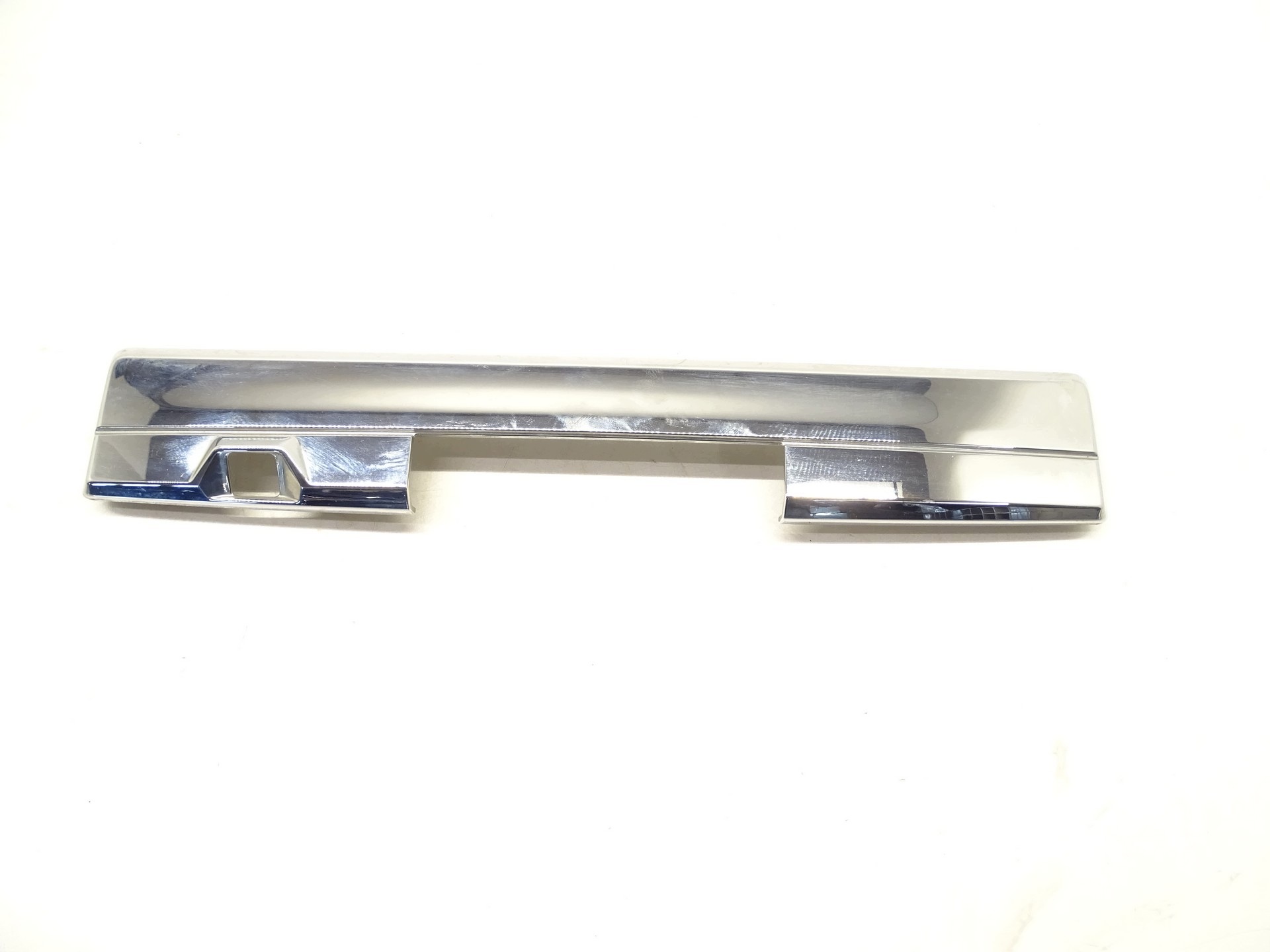cap bonnet CHROM below KAMERE MITSUBISHI L200 5933A014