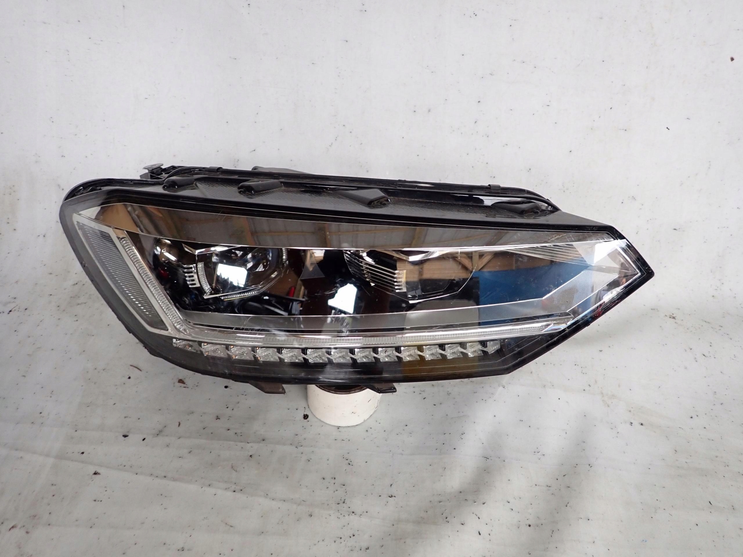 VW TOURAN II 5TB 15- FULL LED light right front