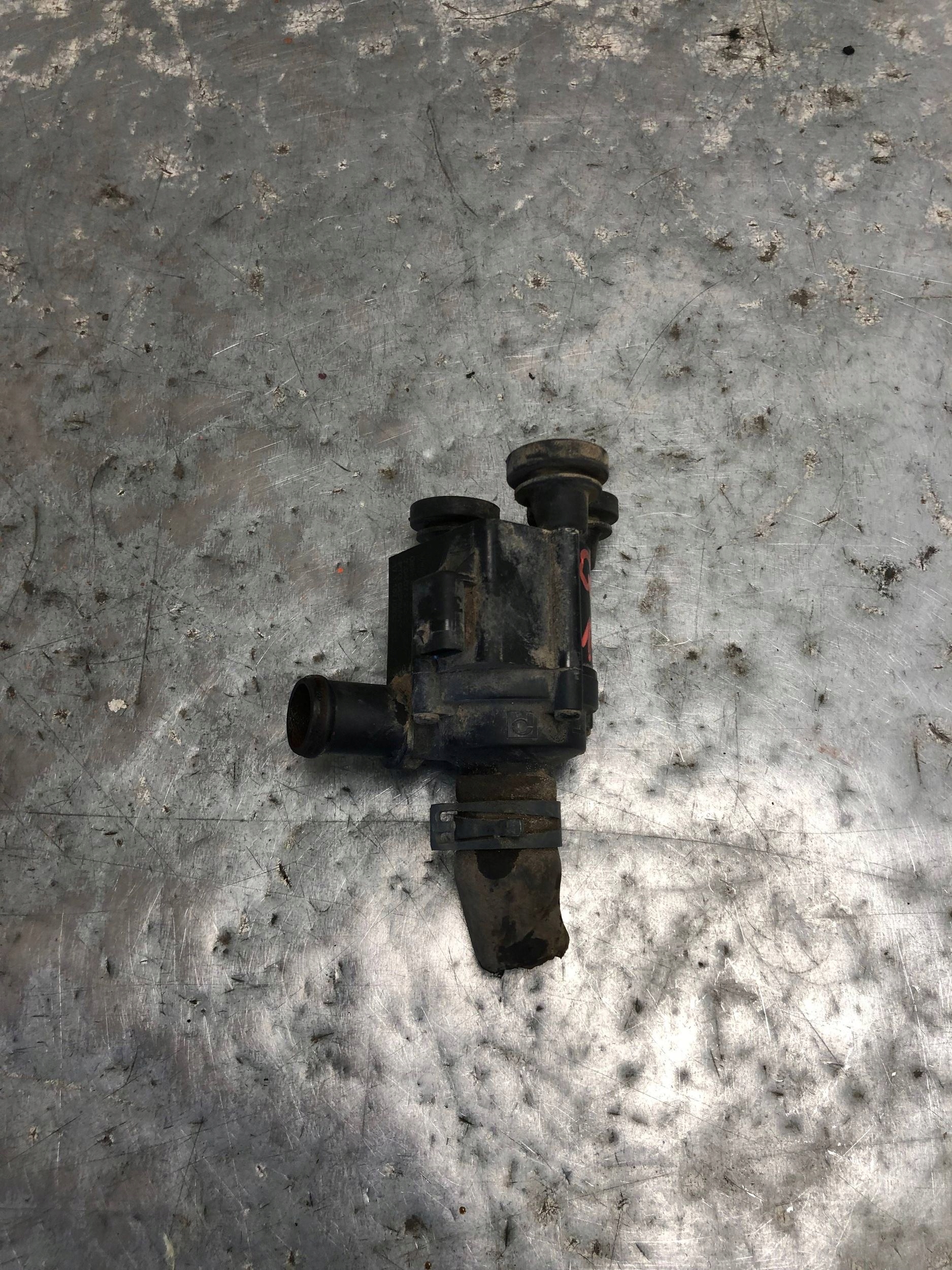 pumpa vode AUDI Q7 06H121601N