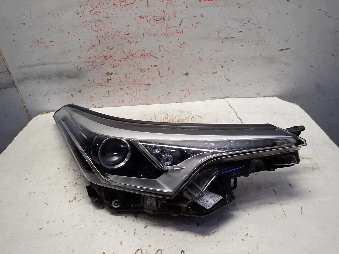 light front front right TOYOTA CHR 2016- FULL LED 81110-F4071