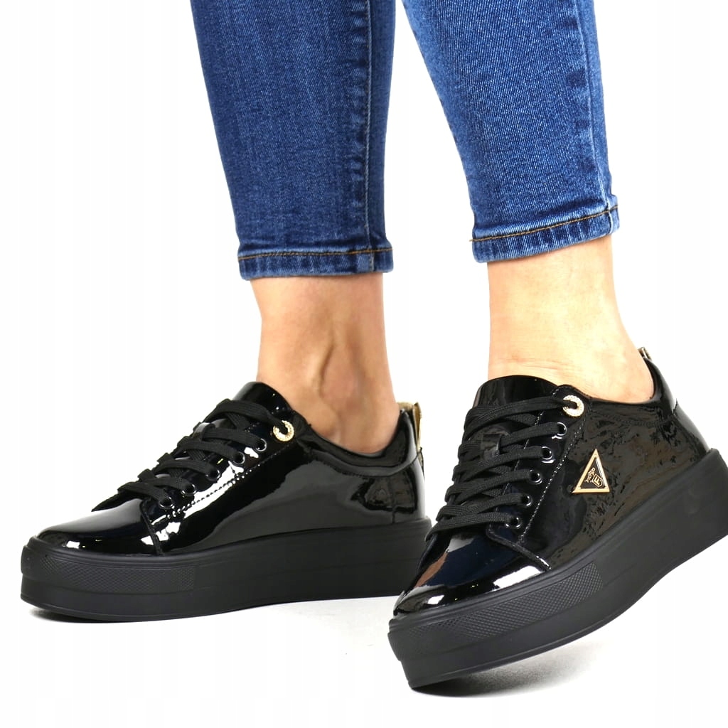 Dámské Tenisky Z Kůže Na Silné Podrážce, Černé, Lakované