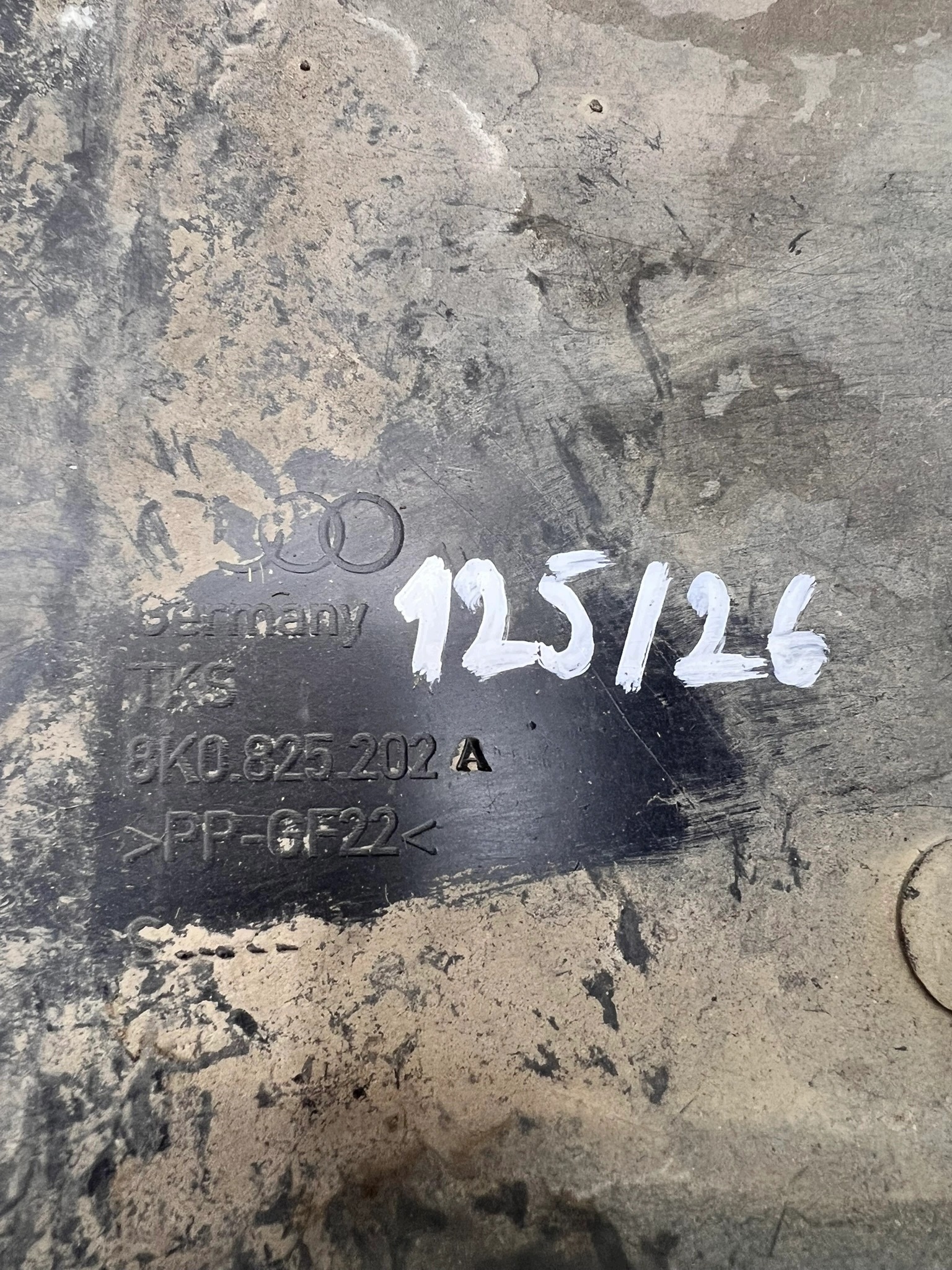 Blende Abdeckung abdeckung Unterfahrschutz rechts MALA AUDI A4 B8 8K0825202A 125/26