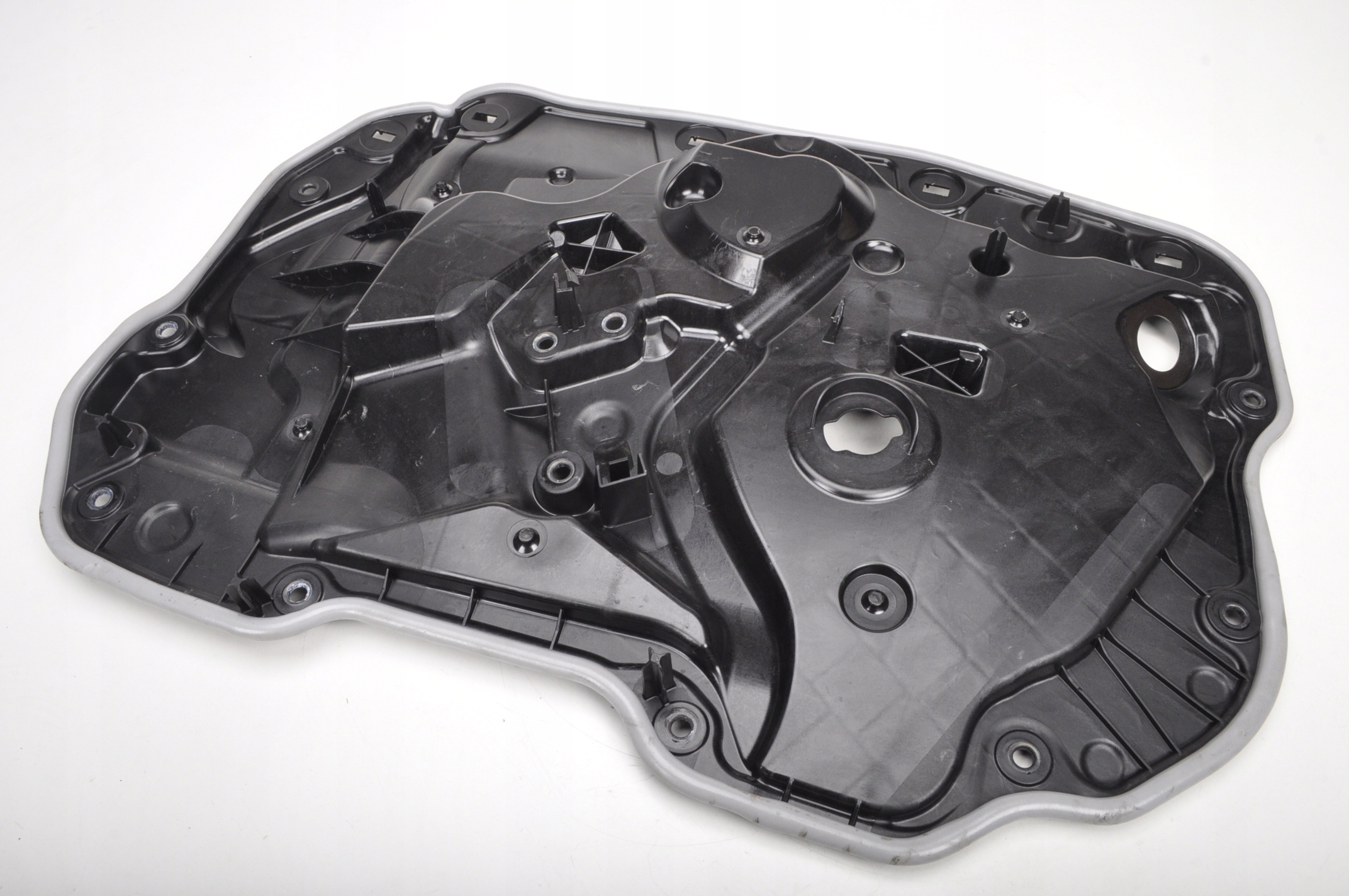 BMW F44 GRAN COUPE WYGLUSZENIE DRZWI LEWY PRZOD Part manufacturer BMW original OE