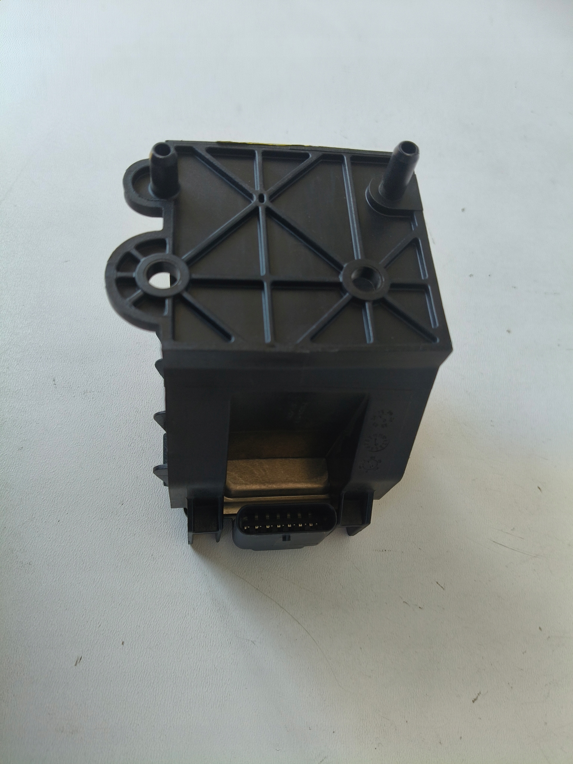 RADAR DISTRONIC ACC sensor TESLA 1108647