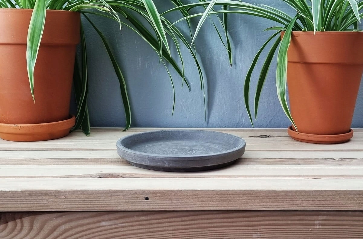 Podstawka GLINIANA BAZALTOWA spodek na wodę 18cm Stan opakowania brak opakowania