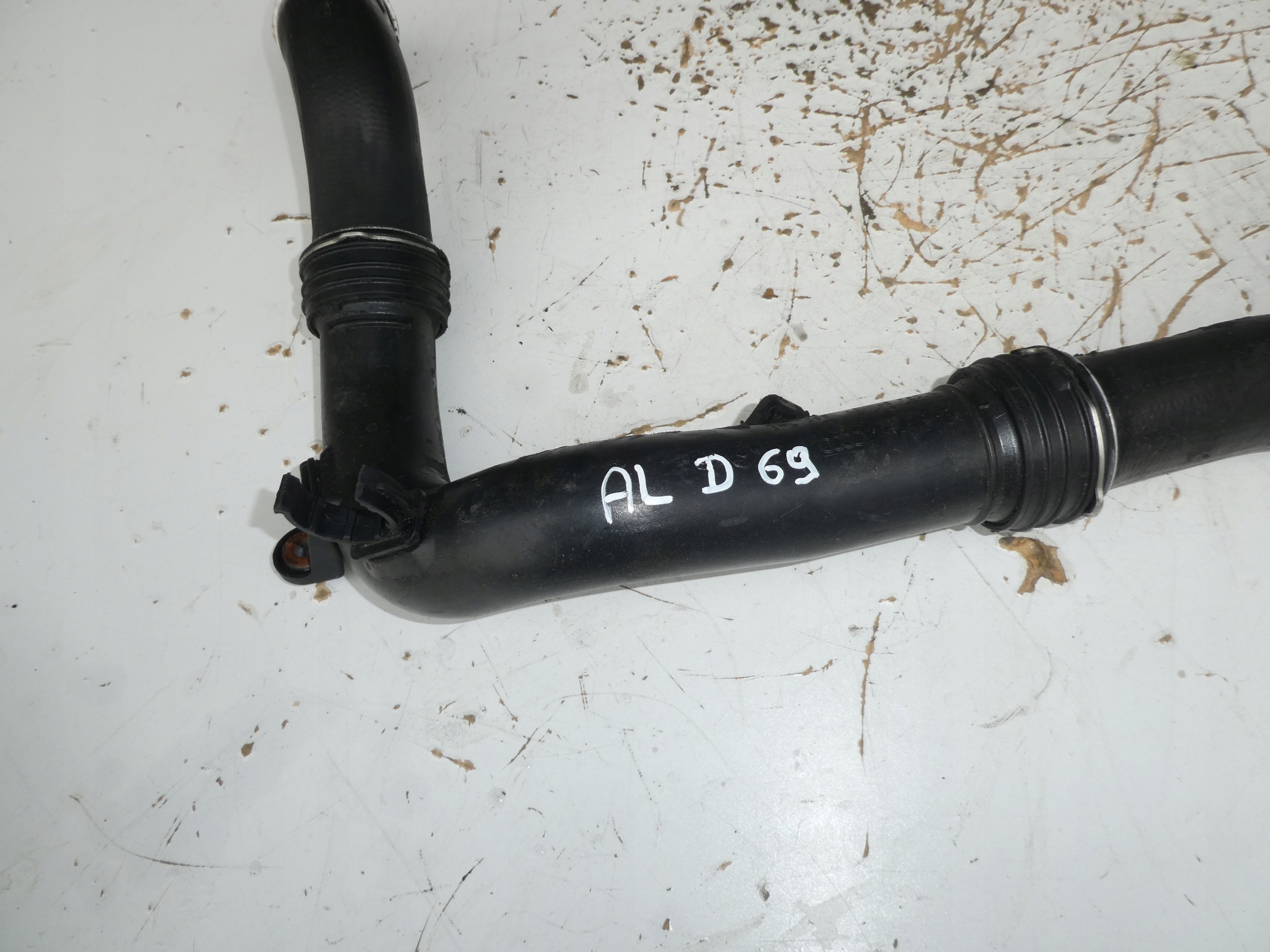 SCHLAUCH ROHR INTERCOOLER VW 2,0 TDI 1K0145762L