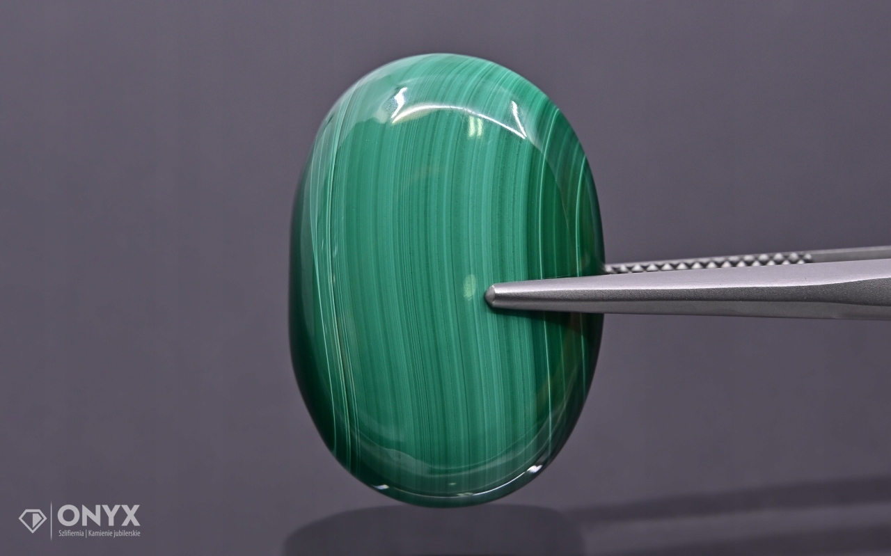 Malachit kabošon ovál 25,5x18 mm