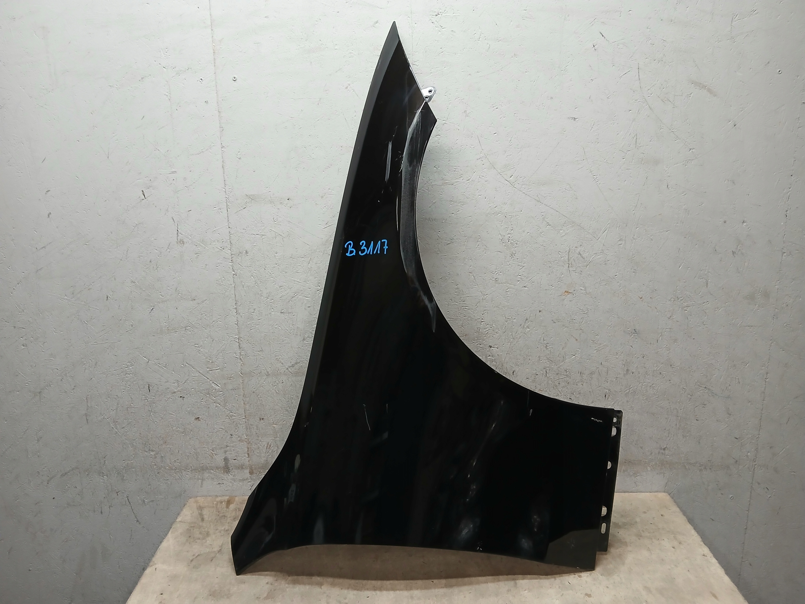 fender front right MERCEDES C KLASA W206