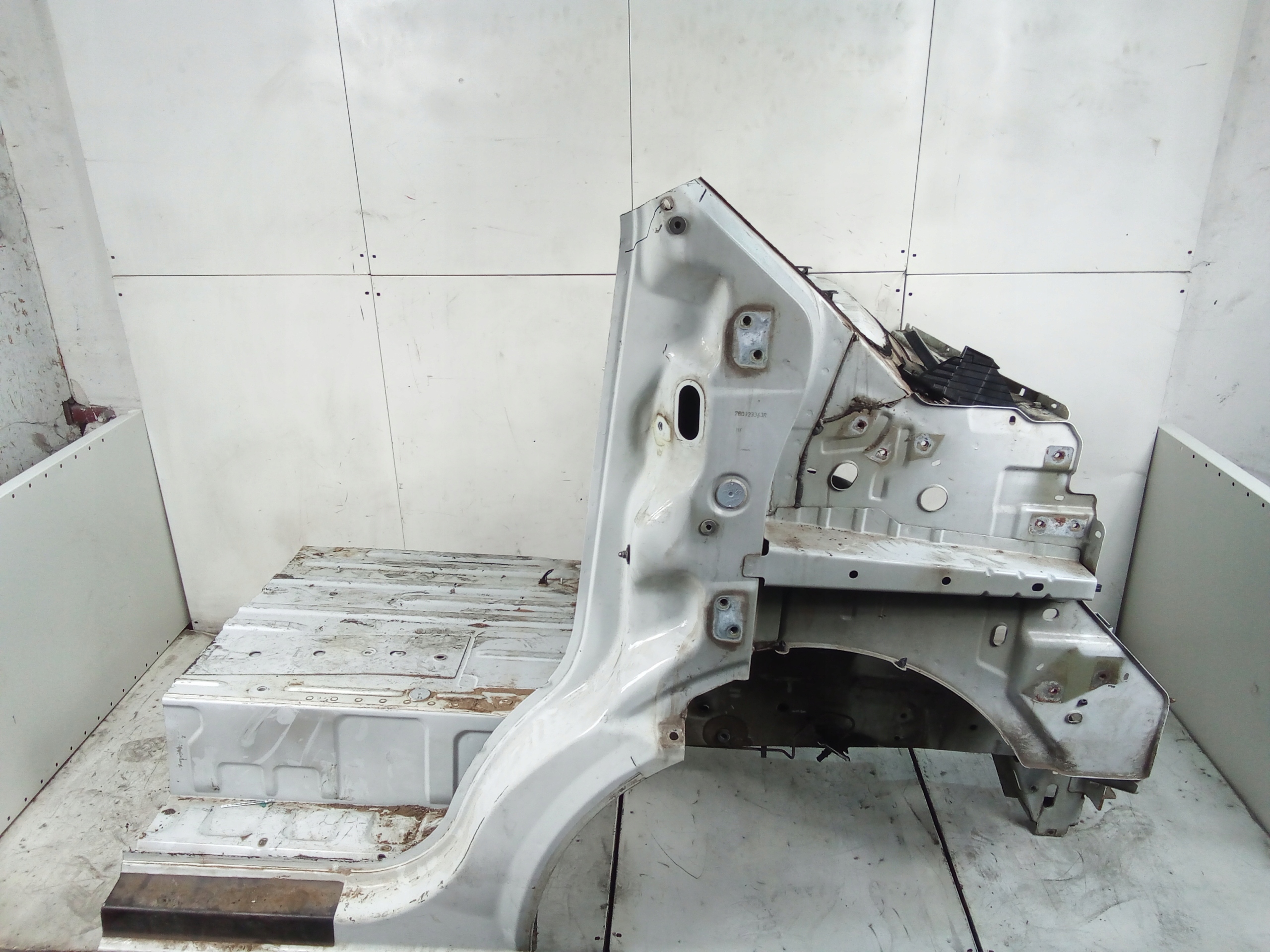 L305 Podłużnica Ćwiartka Prawy Przód TRAFIC 3 VIVARO B 14-