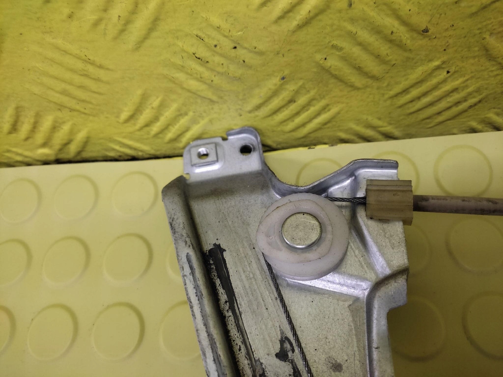 RENAULT CLIO III KOMBI window regulator right front