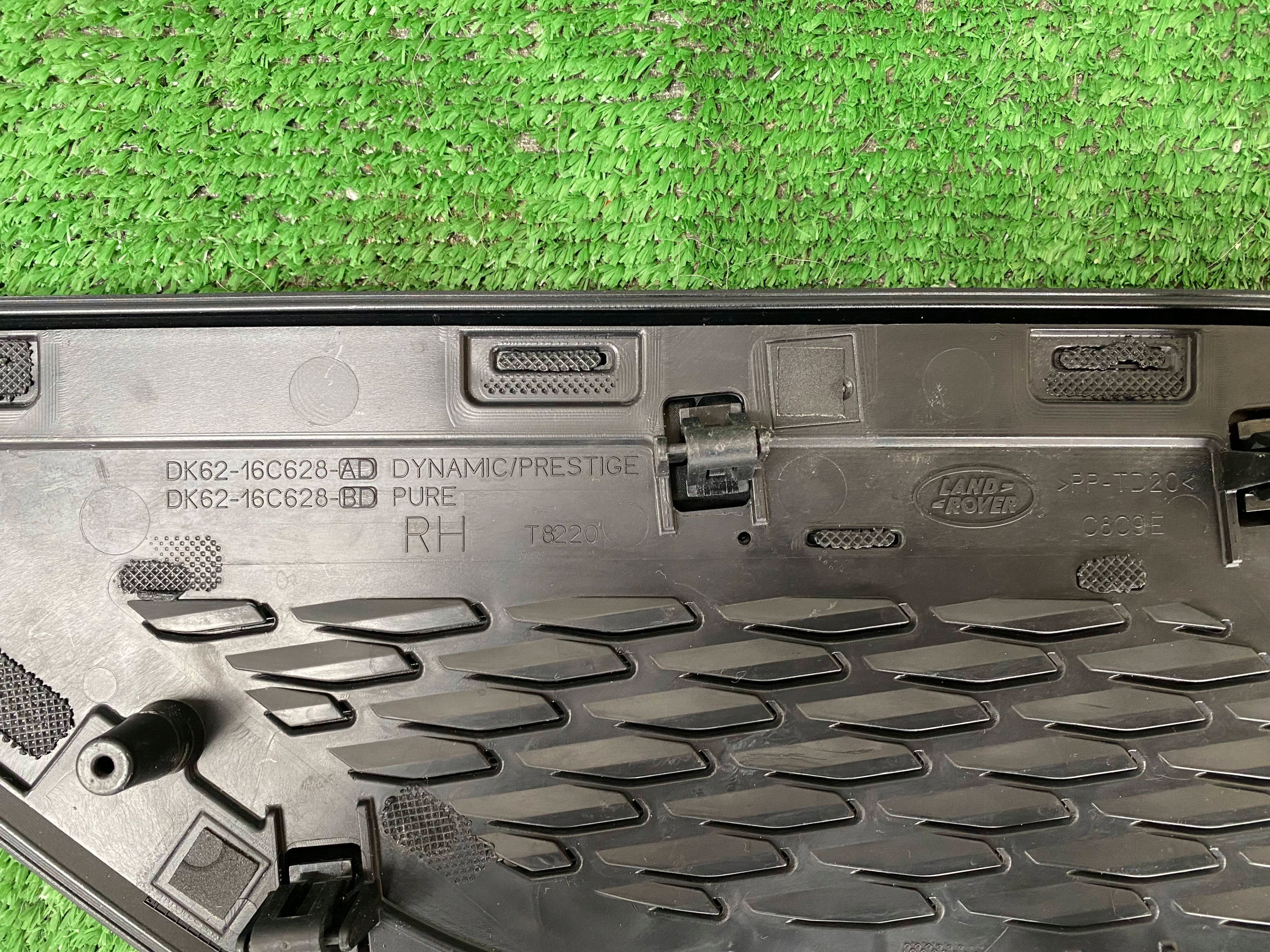 RANGE ROVER SPORT L494 WLOT NA MASKE Producent czesci Land Rover OE